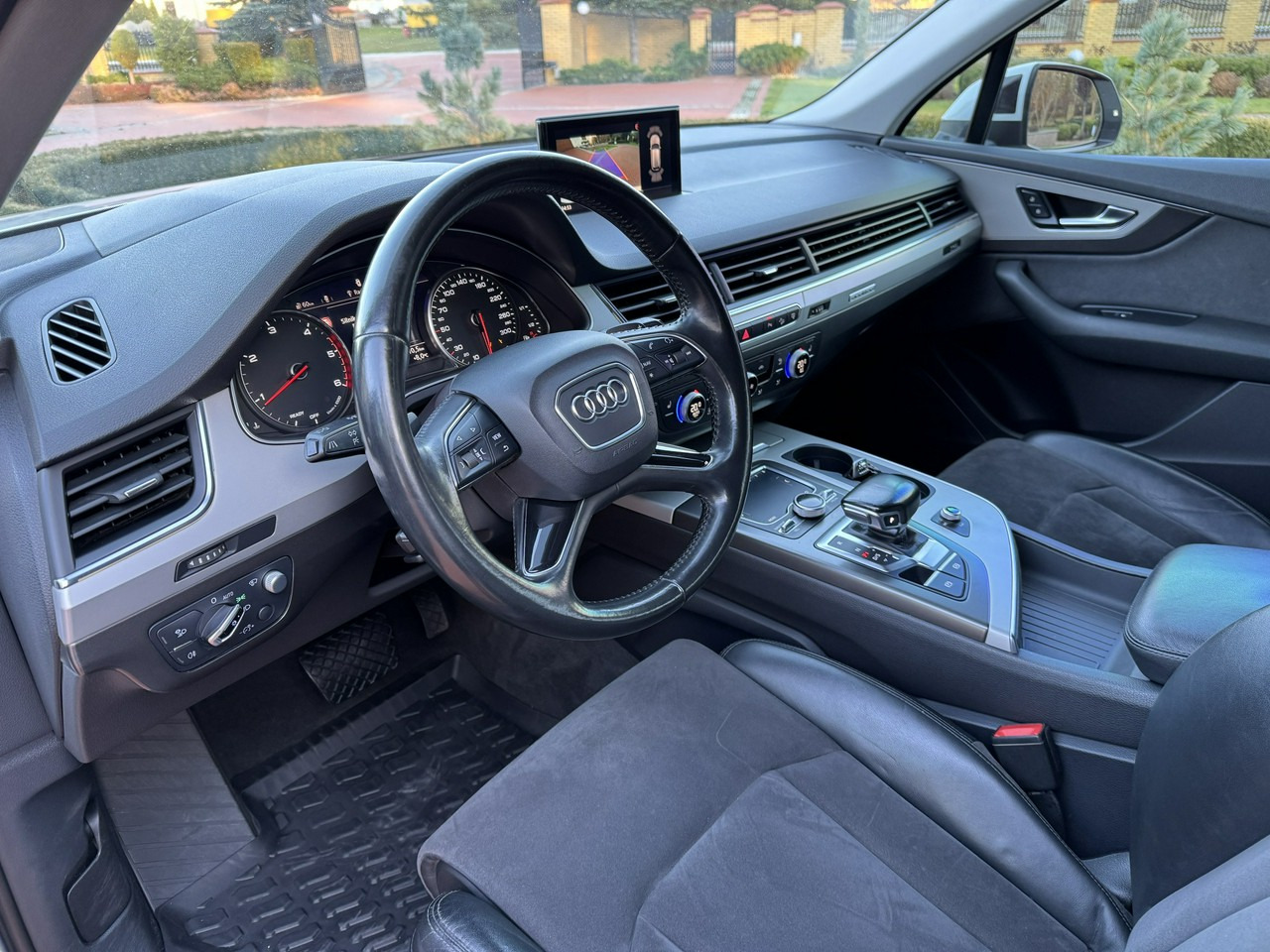 سيارة دفع رباعي Audi Q7: صورة 18