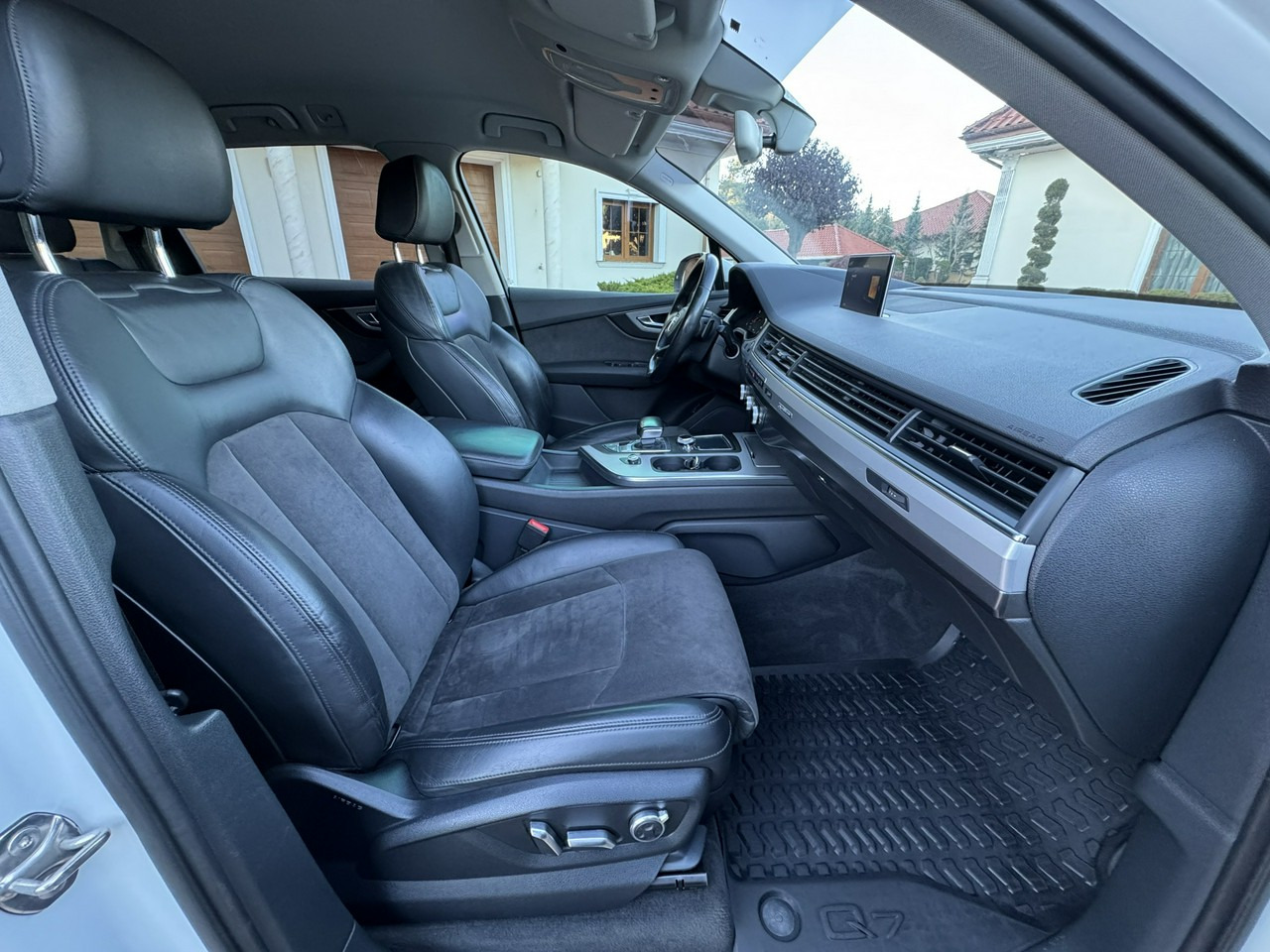 سيارة دفع رباعي Audi Q7: صورة 43