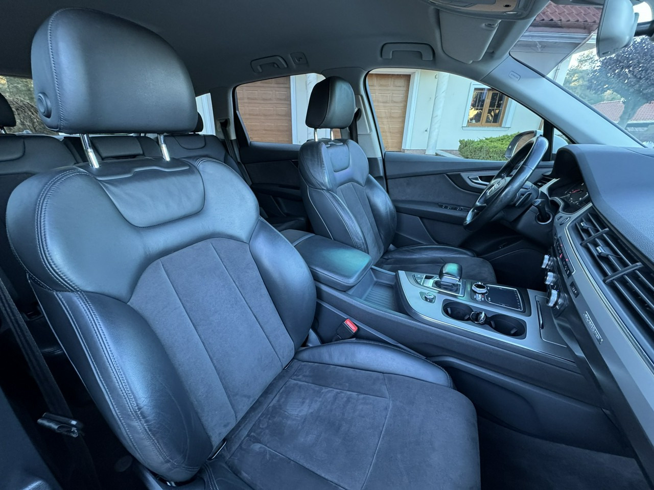 سيارة دفع رباعي Audi Q7: صورة 47