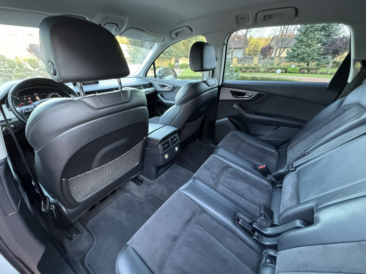 سيارة دفع رباعي Audi Q7: صورة 35