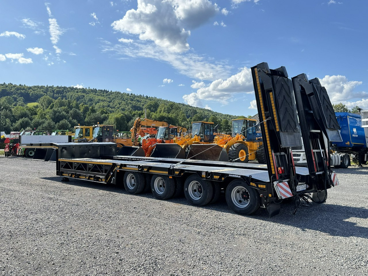 Bodex 4 osiowa NN4J Niskopodwoziówka Niskopodwozie Nowe Opony - عربة منخفضة مسطحة نصف مقطورة: صورة 4 Bodex 4 osiowa NN4J Niskopodwoziówka Niskopodwozie Nowe Opony - عربة منخفضة مسطحة نصف مقطورة: صورة 4