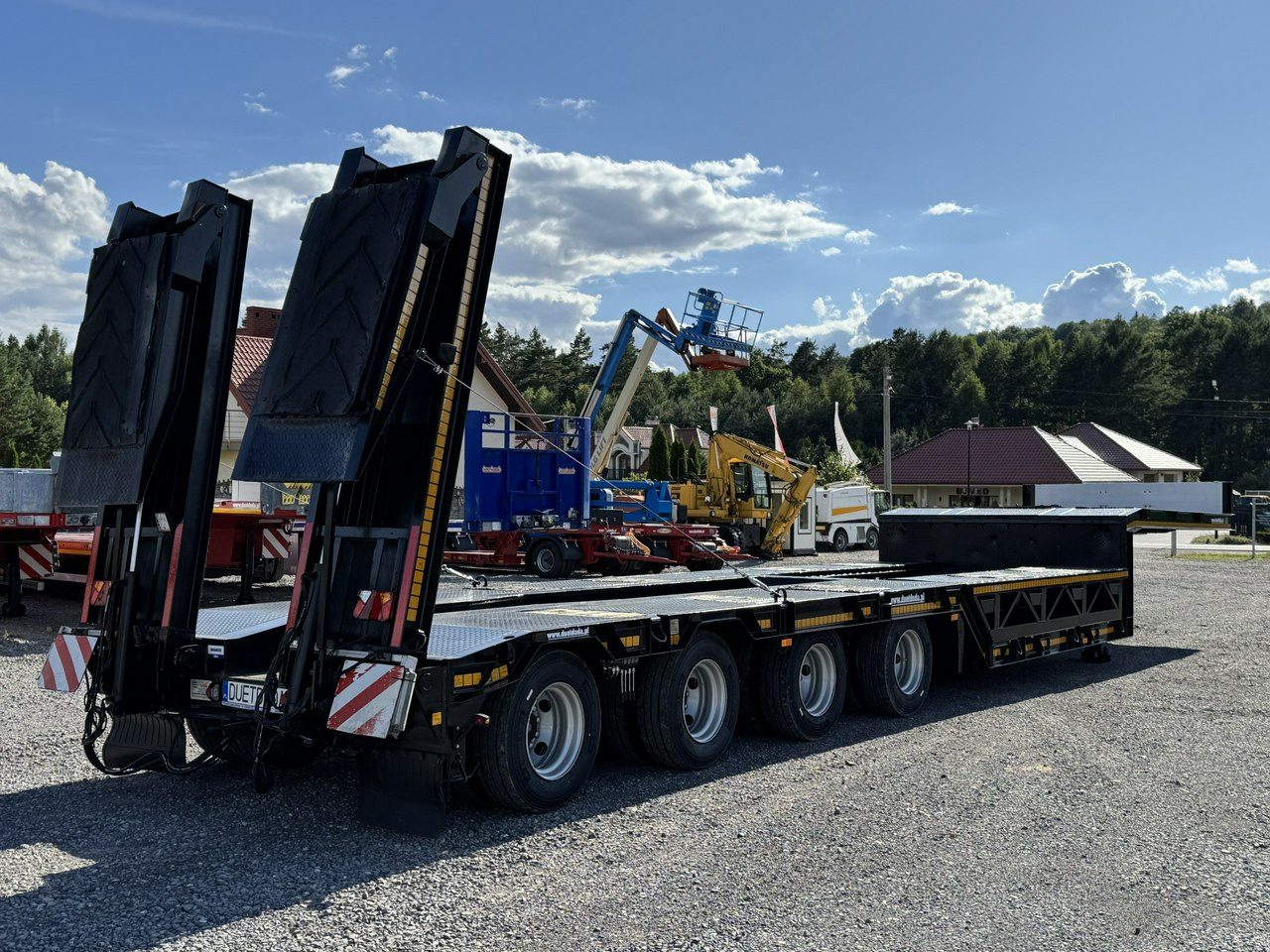 Bodex 4 osiowa NN4J Niskopodwoziówka Niskopodwozie Nowe Opony - عربة منخفضة مسطحة نصف مقطورة: صورة 2 Bodex 4 osiowa NN4J Niskopodwoziówka Niskopodwozie Nowe Opony - عربة منخفضة مسطحة نصف مقطورة: صورة 2