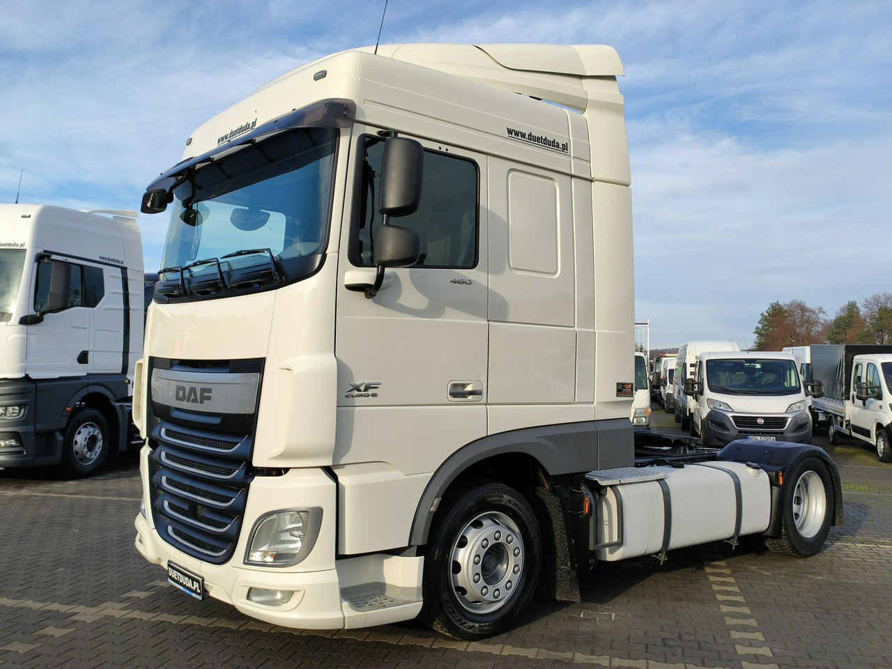 DAF XF 106.460 Euro 6 LowDeck Mega - وحدة جر: صورة 1 DAF XF 106.460 Euro 6 LowDeck Mega - وحدة جر: صورة 1