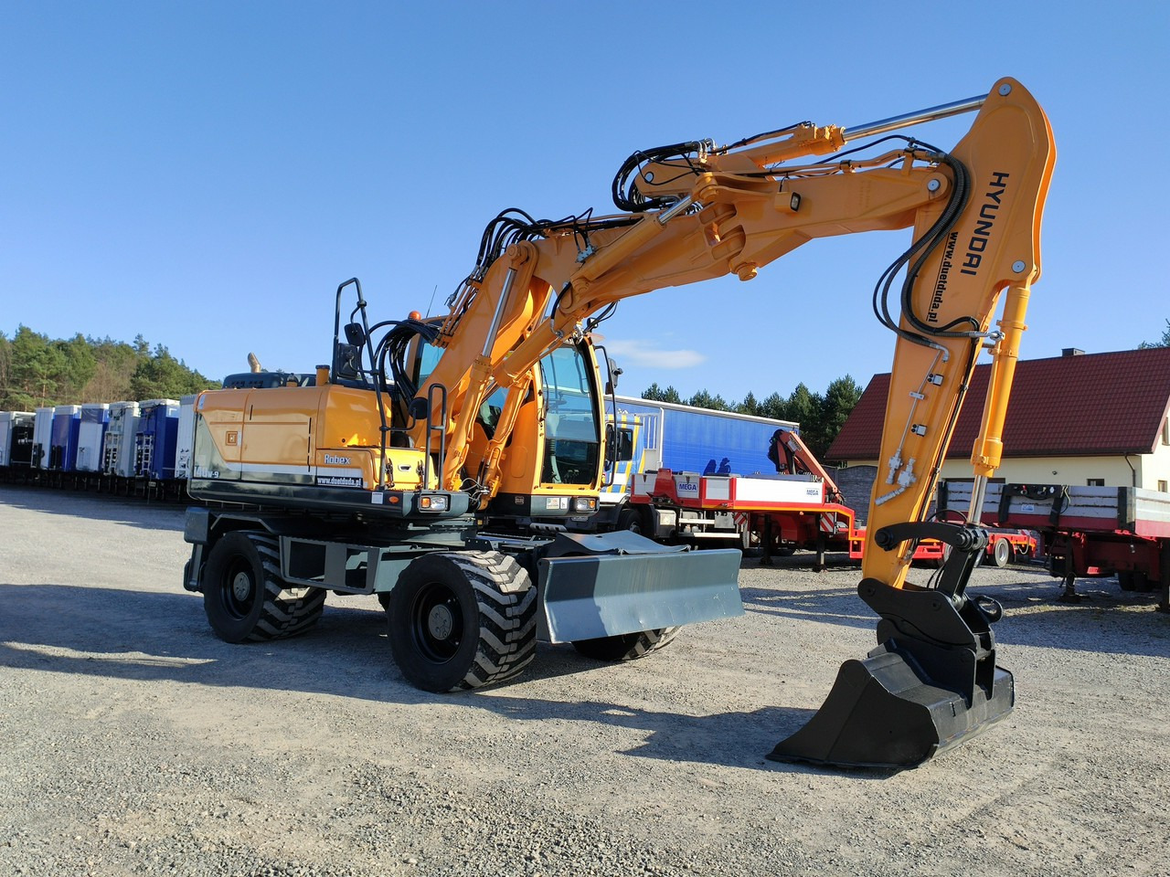 Hyundai 140W-9 Łyżka Skarpowa+Szybko Złącze !!! STAN Bardzo Dobry !!! - حفارة دولاب: صورة 2 Hyundai 140W-9 Łyżka Skarpowa+Szybko Złącze !!! STAN Bardzo Dobry !!! - حفارة دولاب: صورة 2