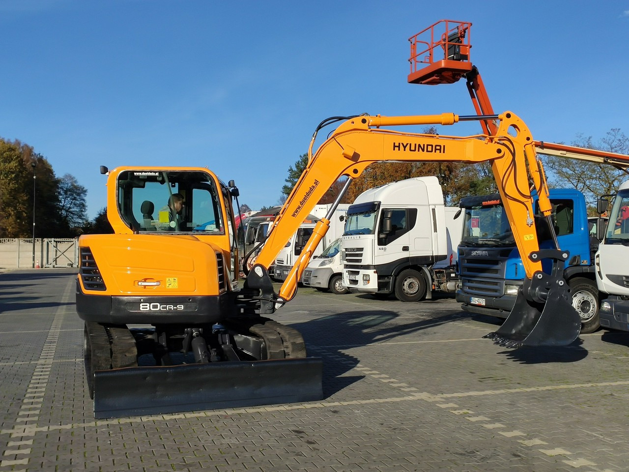 Hyundai ROBEX 80CR-9 2013r 8,3 tony - حفار زحاف: صورة 4 Hyundai ROBEX 80CR-9 2013r 8,3 tony - حفار زحاف: صورة 4