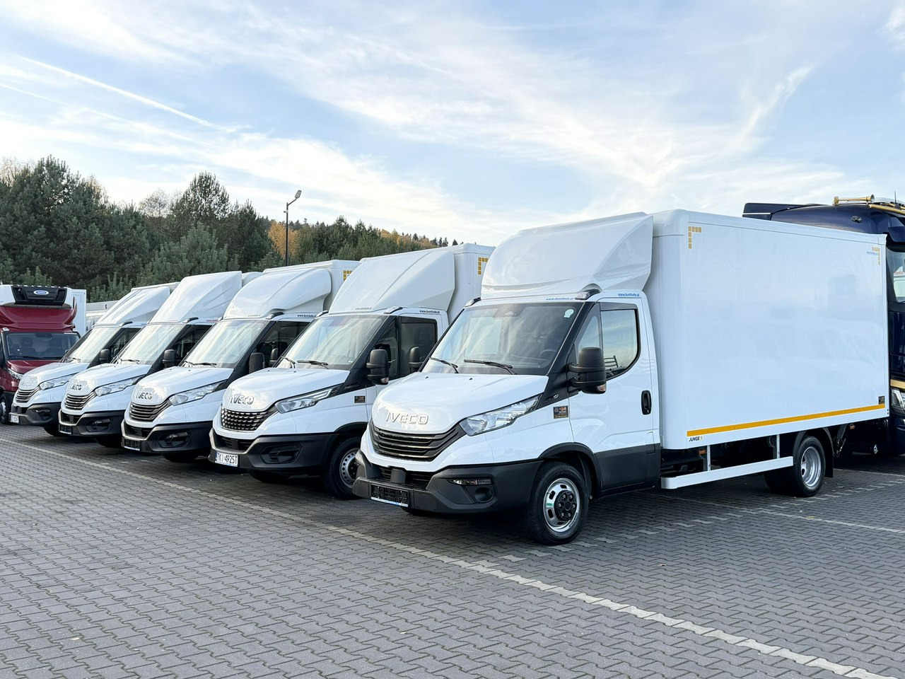 Iveco Daily 35C16 V - شاحنة مغلقة الصندوق: صورة 1 Iveco Daily 35C16 V - شاحنة مغلقة الصندوق: صورة 1