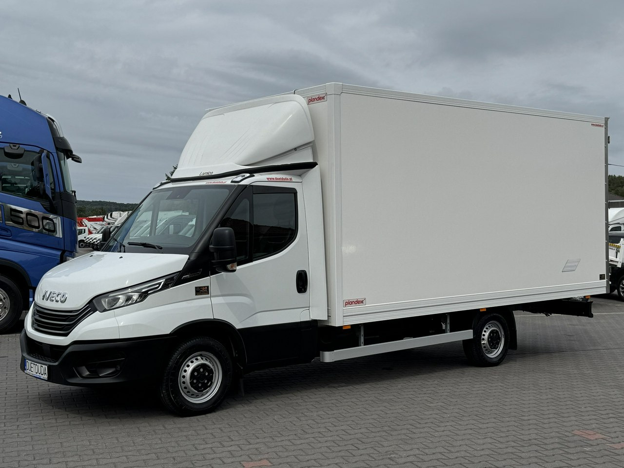 Iveco Daily 35S18 H - شاحنة مغلقة الصندوق: صورة 2 Iveco Daily 35S18 H - شاحنة مغلقة الصندوق: صورة 2