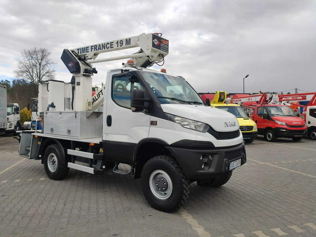 منصة تلسكوبية محمولة على شاحنة Iveco Daily 55S17W 4x4 Zwyżka 19m Versalift Lat 55 TB Time France: صورة 11 منصة تلسكوبية محمولة على شاحنة Iveco Daily 55S17W 4x4 Zwyżka 19m Versalift Lat 55 TB Time France: صورة 11