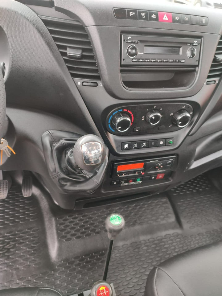 منصة تلسكوبية محمولة على شاحنة Iveco Daily 55S17W 4x4 Zwyżka 19m Versalift Lat 55 TB Time France: صورة 24 منصة تلسكوبية محمولة على شاحنة Iveco Daily 55S17W 4x4 Zwyżka 19m Versalift Lat 55 TB Time France: صورة 24