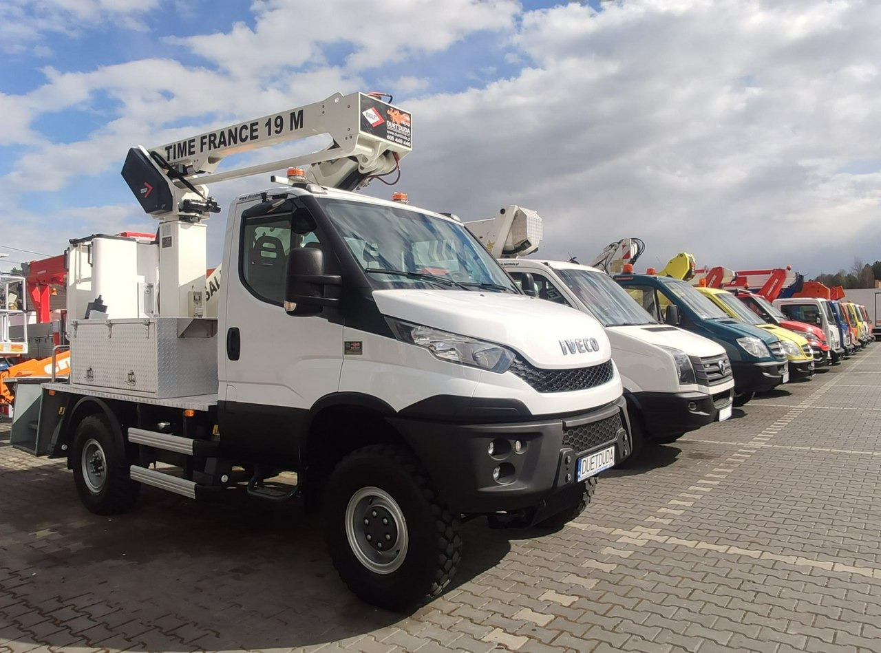 Iveco Daily 55S17W 4x4 Zwyżka 19m Versalift Lat 55 TB Time France - منصة تلسكوبية محمولة على شاحنة: صورة 3 Iveco Daily 55S17W 4x4 Zwyżka 19m Versalift Lat 55 TB Time France - منصة تلسكوبية محمولة على شاحنة: صورة 3