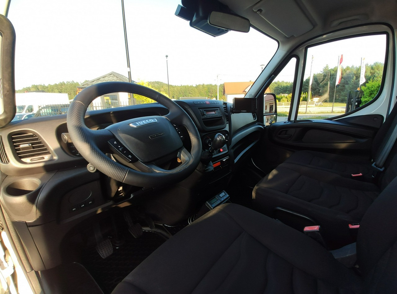 شاحنة مُبرّدة للتوصيل Iveco Daily 70C17 Mroźnia Ściana Grodziowa Multitemperatura: صورة 44 شاحنة مُبرّدة للتوصيل Iveco Daily 70C17 Mroźnia Ściana Grodziowa Multitemperatura: صورة 44