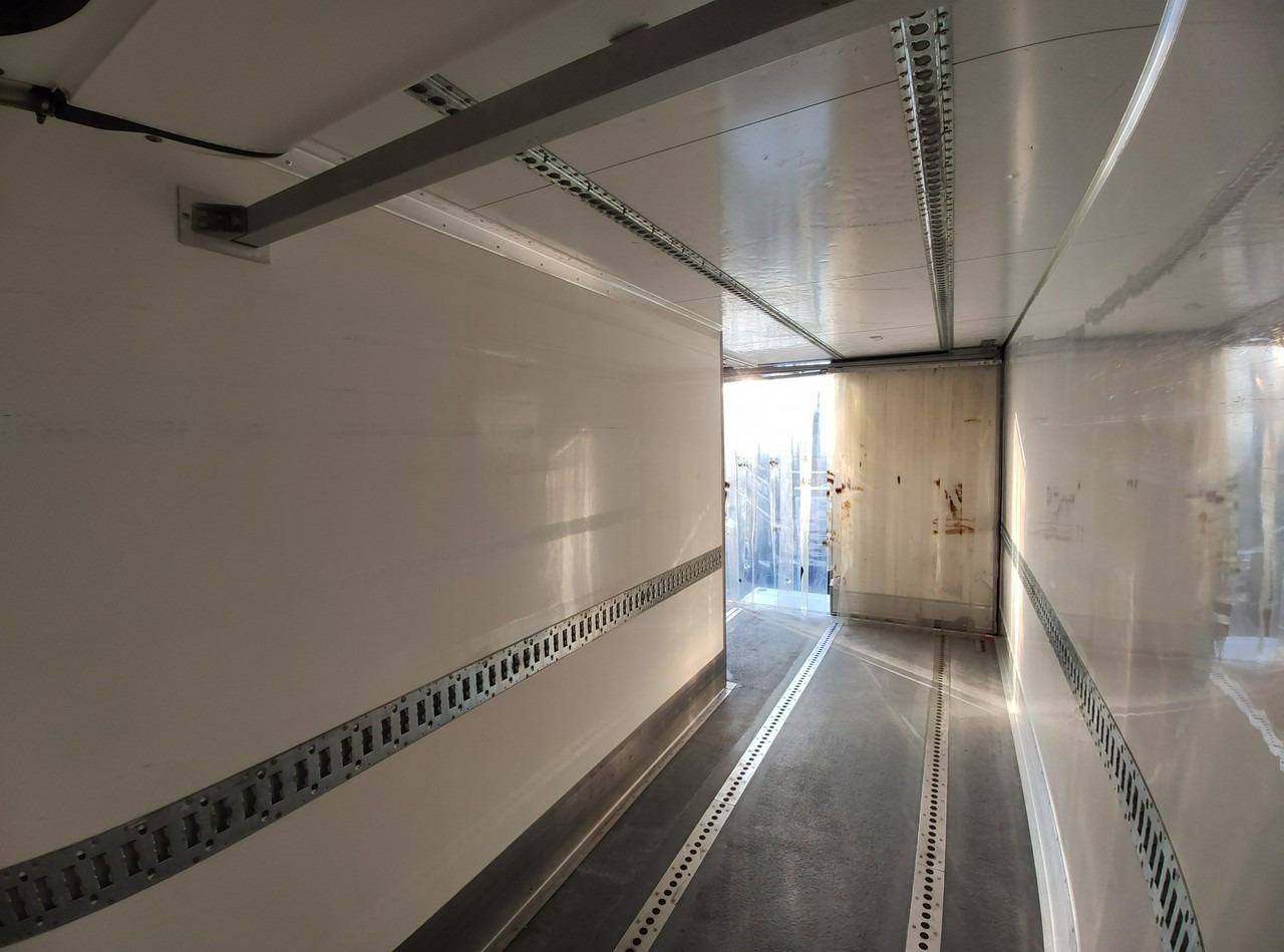 شاحنة مُبرّدة للتوصيل Iveco Daily 70C17 Mroźnia Ściana Grodziowa Multitemperatura: صورة 16 شاحنة مُبرّدة للتوصيل Iveco Daily 70C17 Mroźnia Ściana Grodziowa Multitemperatura: صورة 16