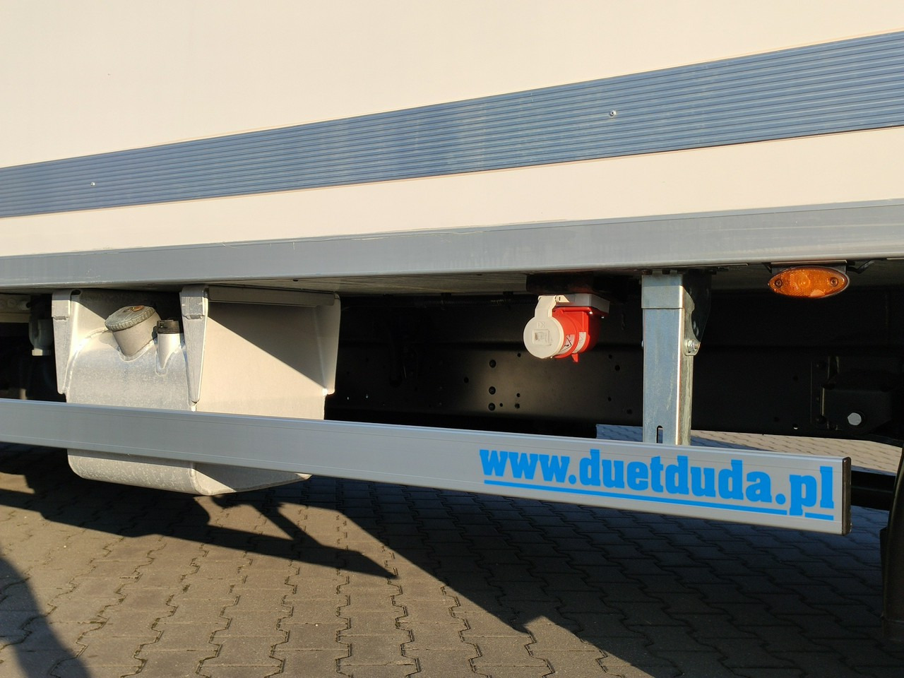 شاحنة مُبرّدة للتوصيل Iveco Daily 70C17 Mroźnia Ściana Grodziowa Multitemperatura: صورة 37 شاحنة مُبرّدة للتوصيل Iveco Daily 70C17 Mroźnia Ściana Grodziowa Multitemperatura: صورة 37