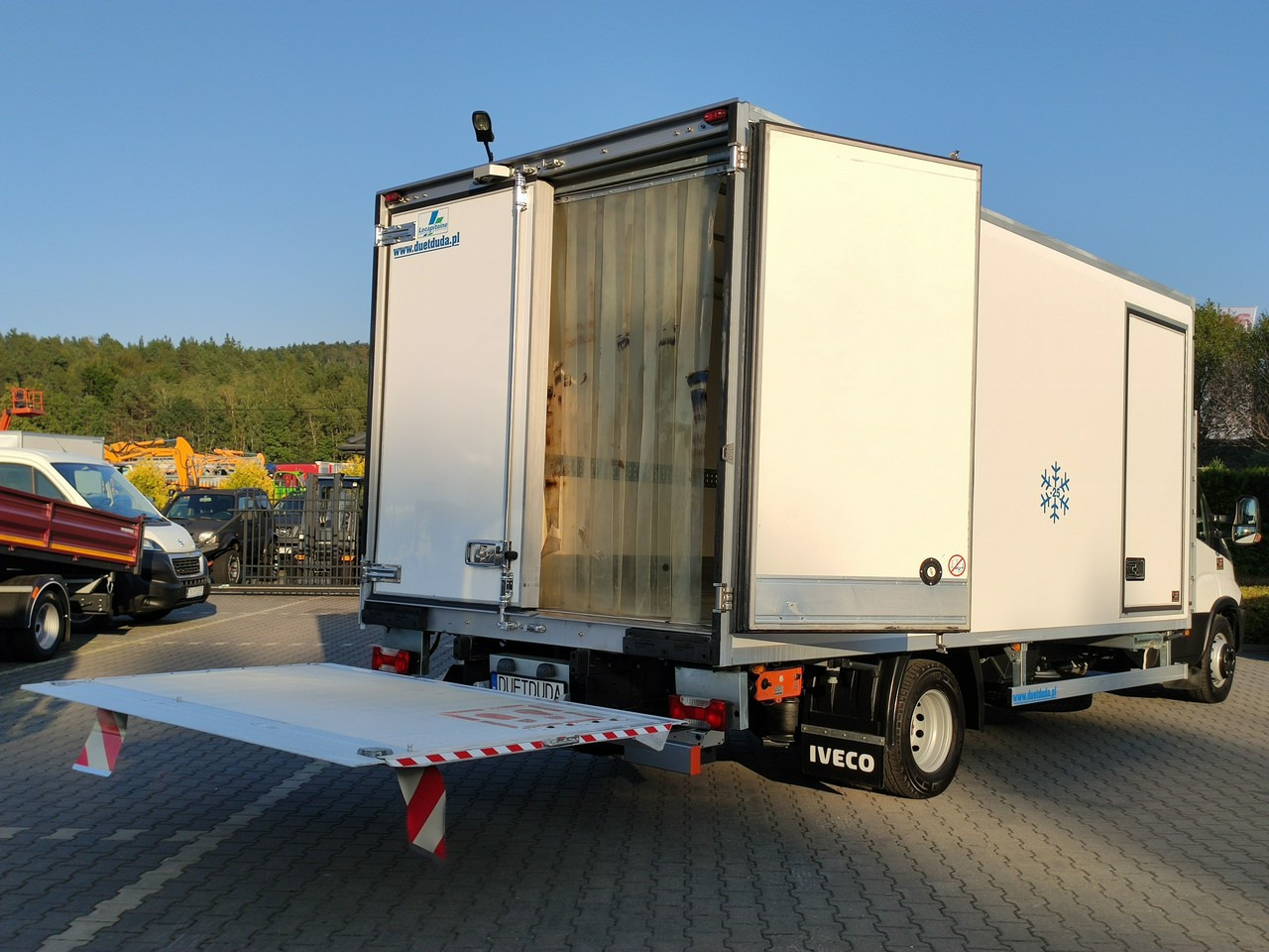 شاحنة مُبرّدة للتوصيل Iveco Daily 70C17 Mroźnia Ściana Grodziowa Multitemperatura: صورة 10 شاحنة مُبرّدة للتوصيل Iveco Daily 70C17 Mroźnia Ściana Grodziowa Multitemperatura: صورة 10