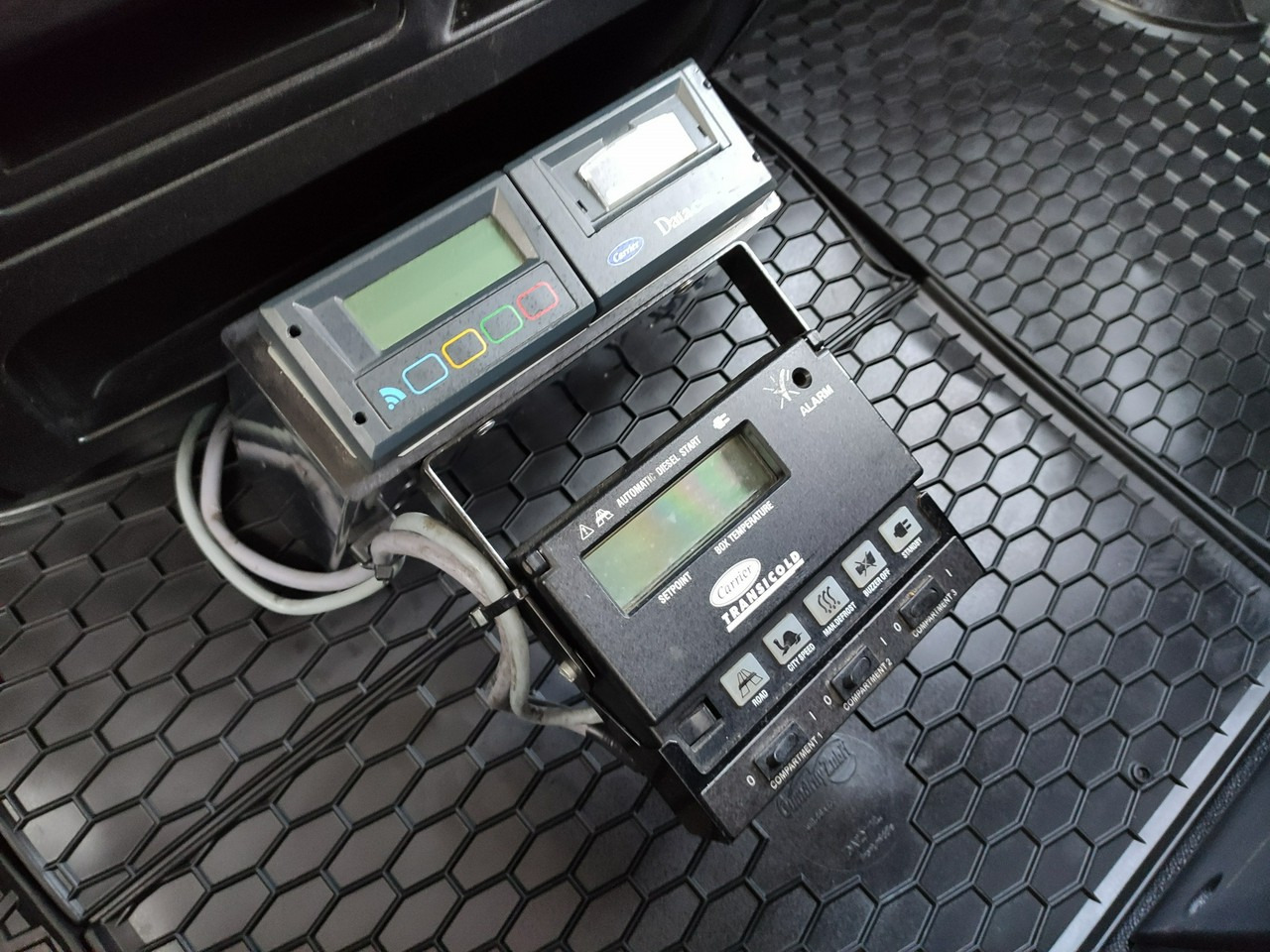 شاحنة مُبرّدة للتوصيل Iveco Daily 70C17 Mroźnia Ściana Grodziowa Multitemperatura: صورة 13 شاحنة مُبرّدة للتوصيل Iveco Daily 70C17 Mroźnia Ściana Grodziowa Multitemperatura: صورة 13