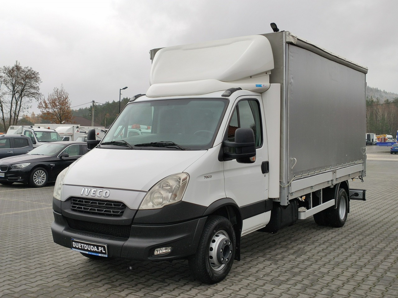 Iveco Daily 70C18 V H - شاحنة ستارة جانبية: صورة 4 Iveco Daily 70C18 V H - شاحنة ستارة جانبية: صورة 4