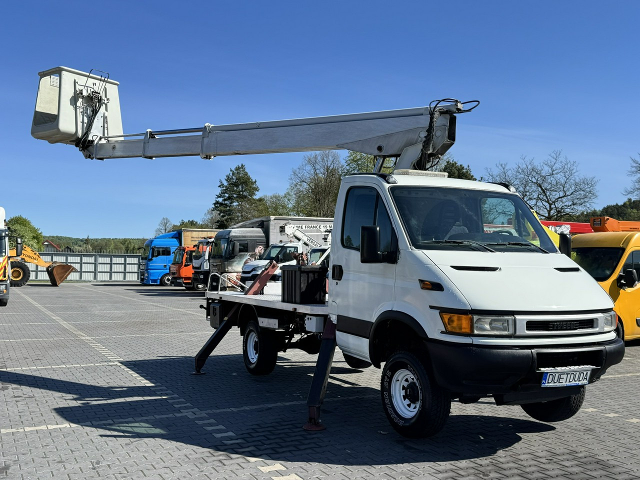 Iveco Daily - منصة تلسكوبية محمولة على شاحنة: صورة 2 Iveco Daily - منصة تلسكوبية محمولة على شاحنة: صورة 2