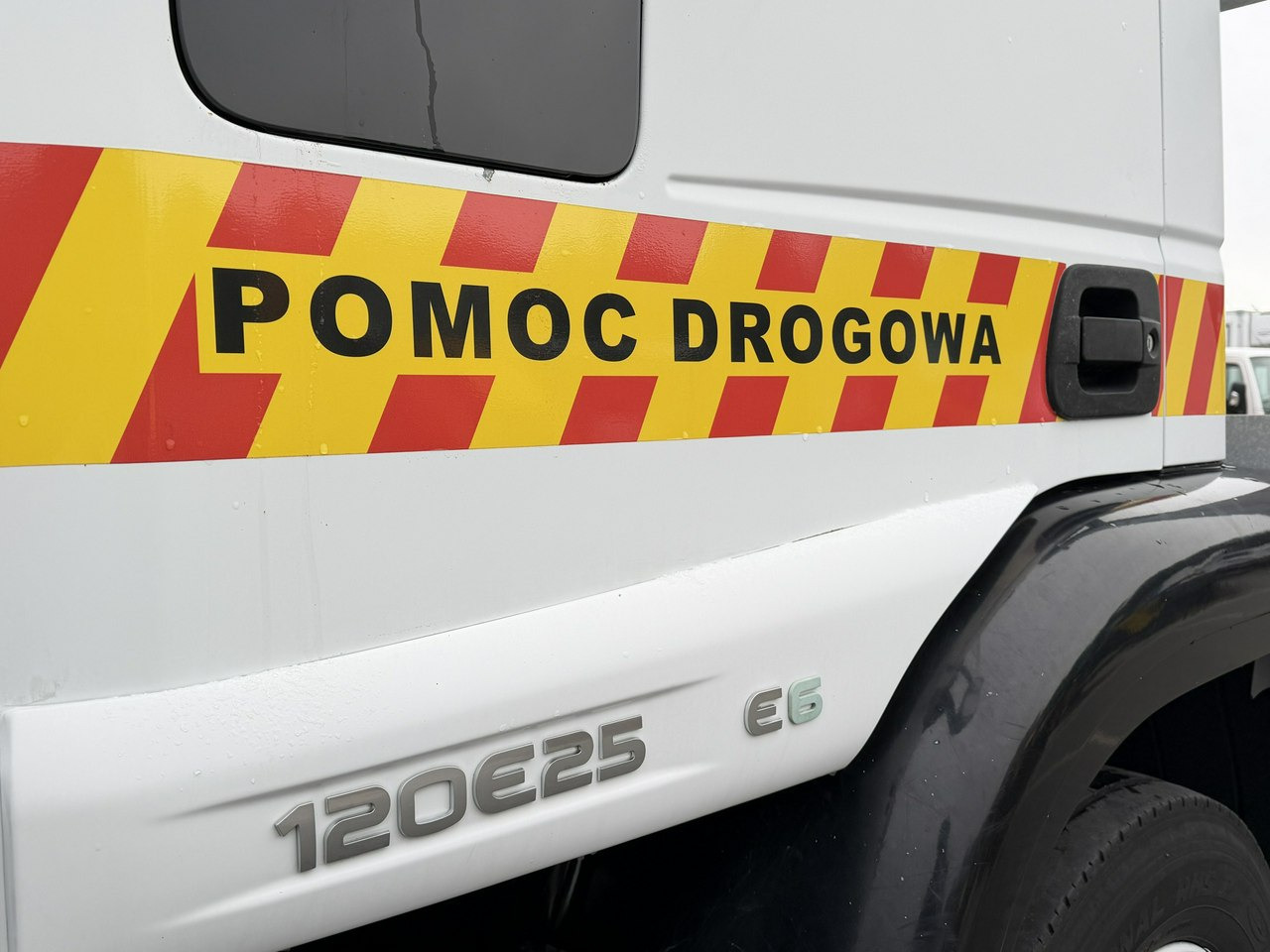 Iveco EUROCARGO 120E25 E6 Laweta Zagłebiana Platforma Pomoc Drogowa - آليات: صورة 2 Iveco EUROCARGO 120E25 E6 Laweta Zagłebiana Platforma Pomoc Drogowa - آليات: صورة 2