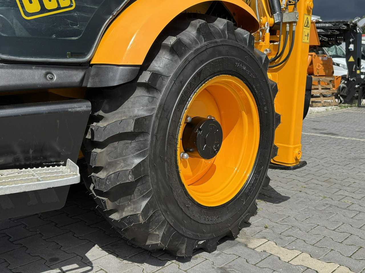 JCB MIDI CX Szybkozłącze Nowe Opony bez luzów i wycieków Super Stan - جرافة حفار: صورة 5 JCB MIDI CX Szybkozłącze Nowe Opony bez luzów i wycieków Super Stan - جرافة حفار: صورة 5