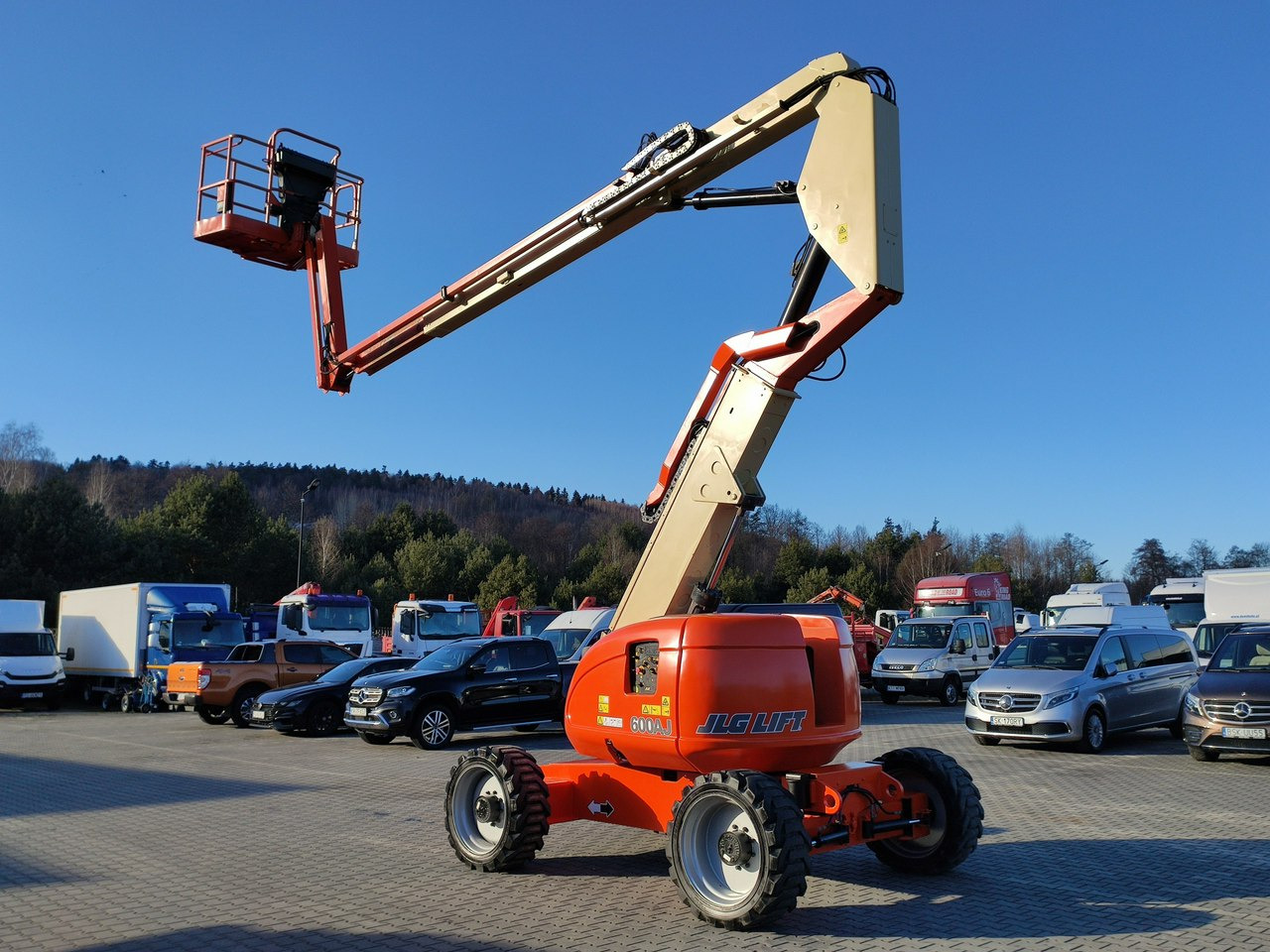 JLG 600AJ 4x4 PODNOŚNIK PRZEGUBOWY - شاحنة ذراع مفصلي: صورة 4 JLG 600AJ 4x4 PODNOŚNIK PRZEGUBOWY - شاحنة ذراع مفصلي: صورة 4