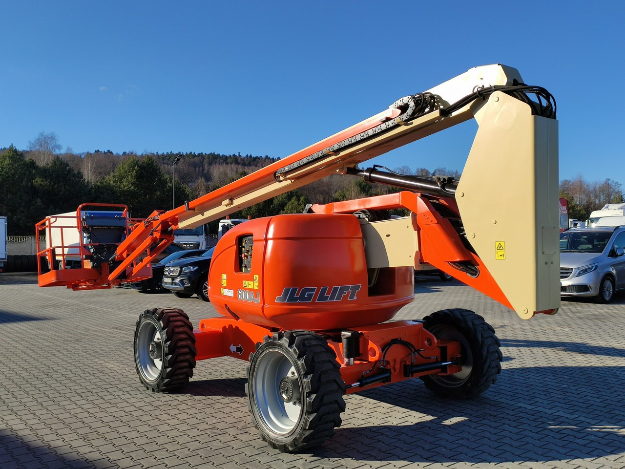 شاحنة ذراع مفصلي JLG 600AJ 4x4 PODNOŚNIK PRZEGUBOWY: صورة 23