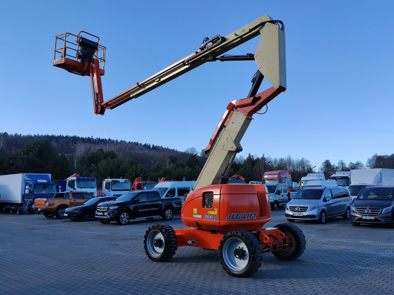شاحنة ذراع مفصلي JLG 600AJ 4x4 PODNOŚNIK PRZEGUBOWY: صورة 13