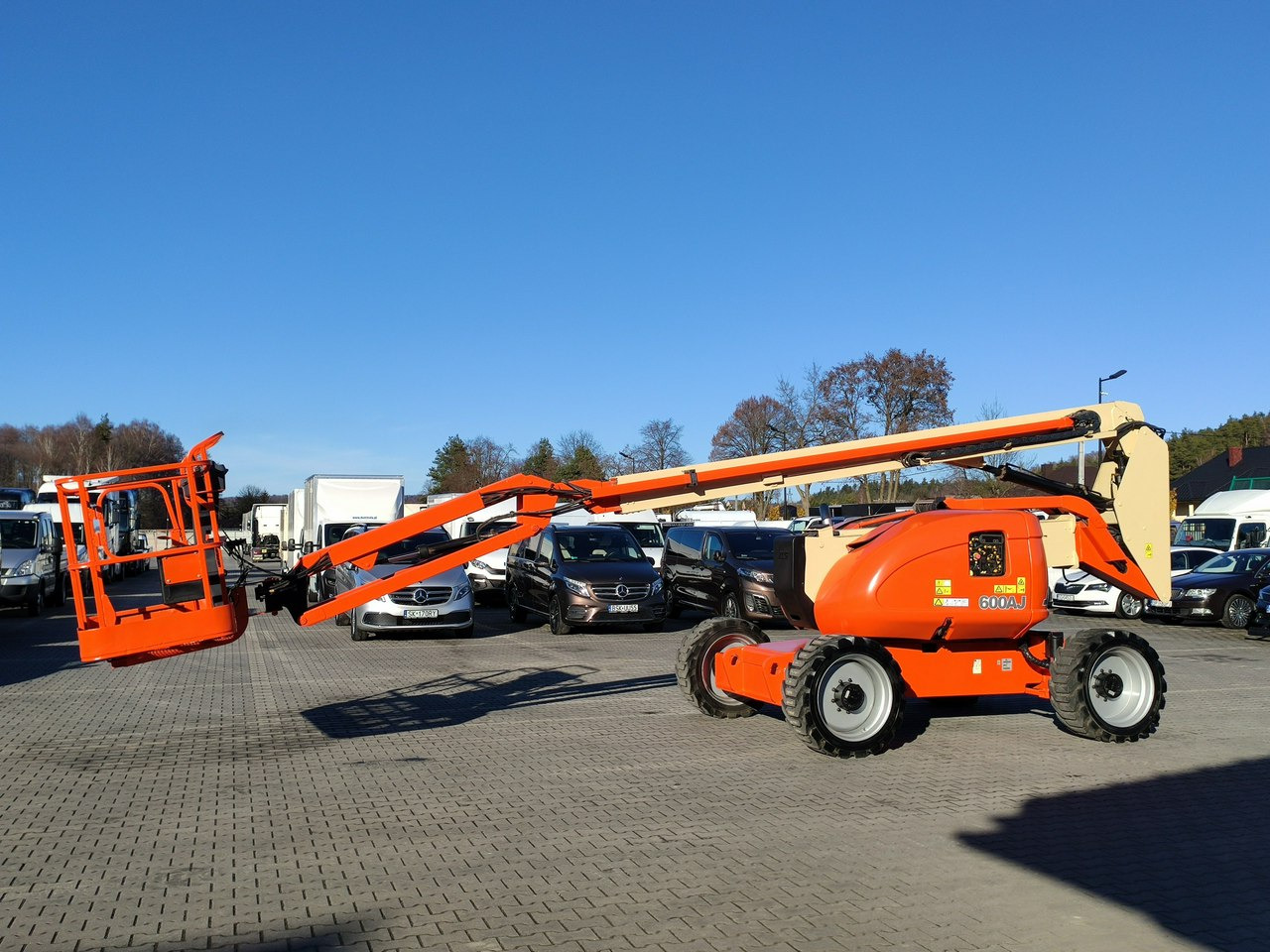 شاحنة ذراع مفصلي JLG 600AJ 4x4 PODNOŚNIK PRZEGUBOWY: صورة 25