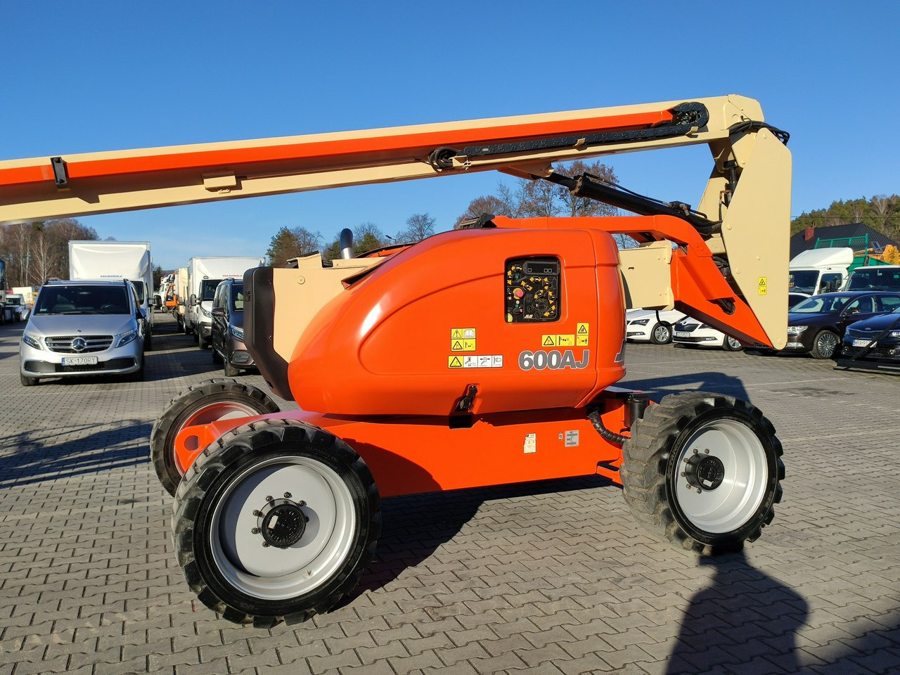 شاحنة ذراع مفصلي JLG 600AJ 4x4 PODNOŚNIK PRZEGUBOWY: صورة 17