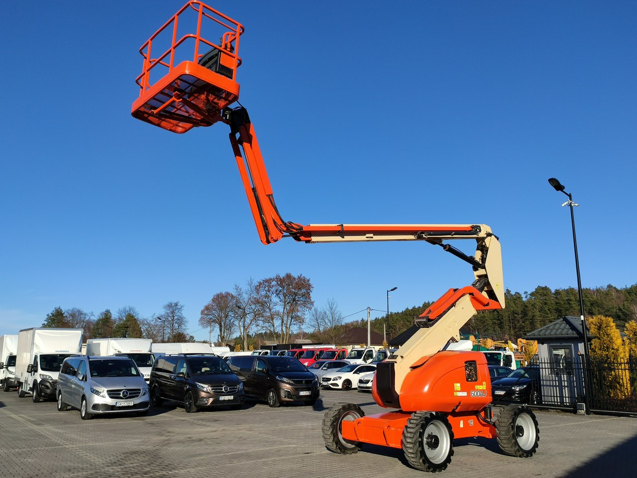 شاحنة ذراع مفصلي JLG 600AJ 4x4 PODNOŚNIK PRZEGUBOWY: صورة 14