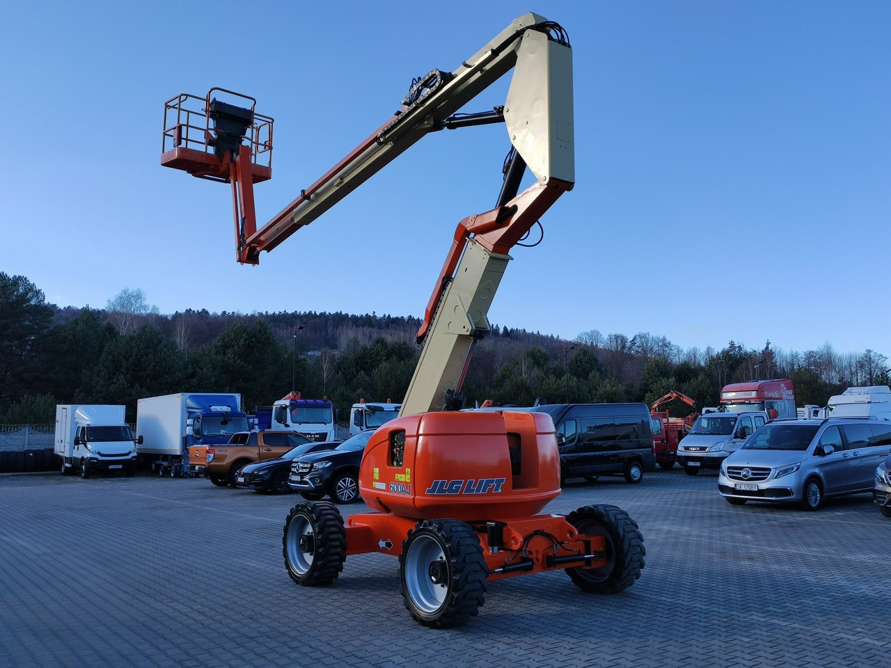شاحنة ذراع مفصلي JLG 600AJ 4x4 PODNOŚNIK PRZEGUBOWY: صورة 11