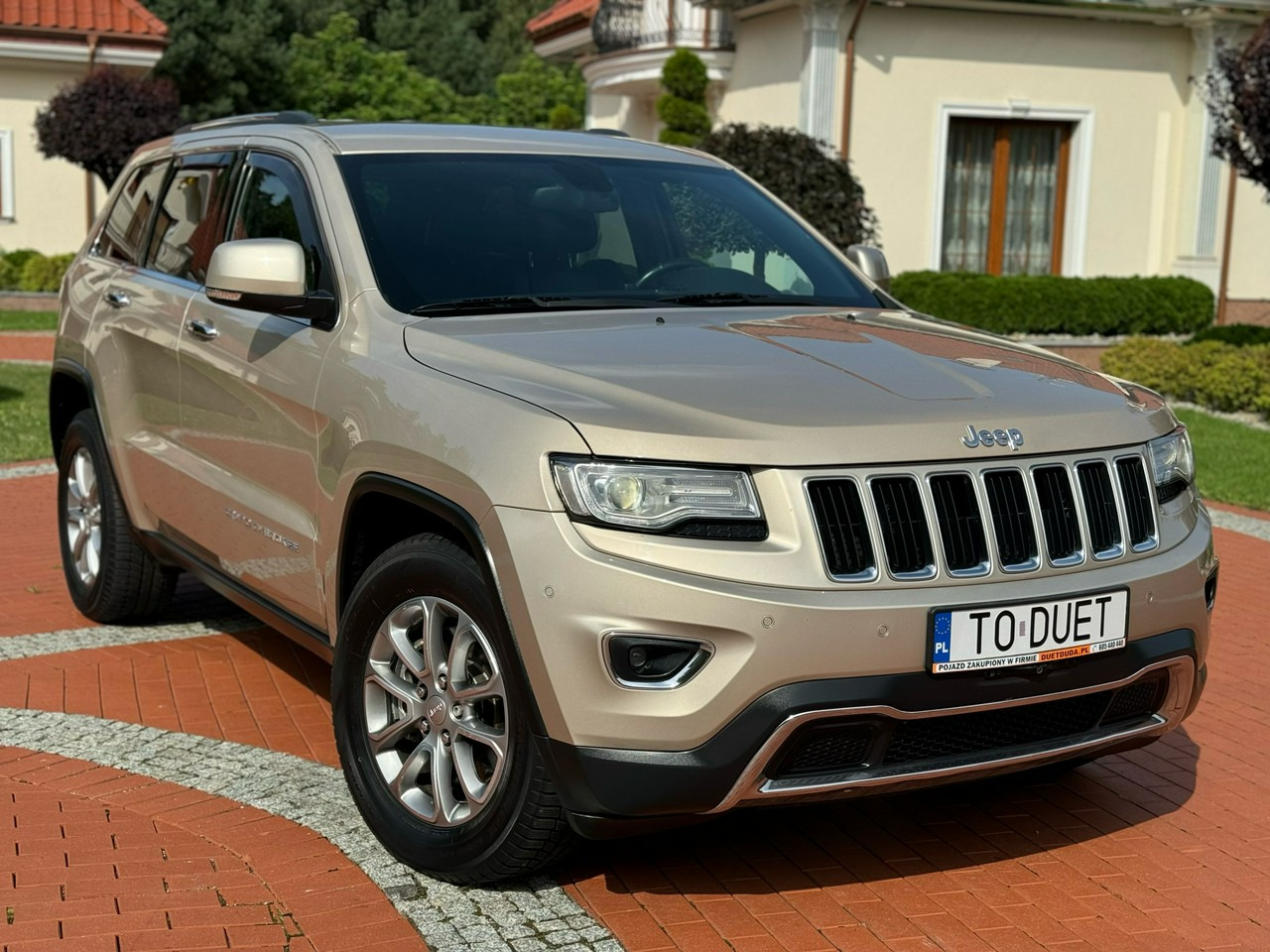 Jeep Grand Cherokee - سيارة دفع رباعي: صورة 2 Jeep Grand Cherokee - سيارة دفع رباعي: صورة 2