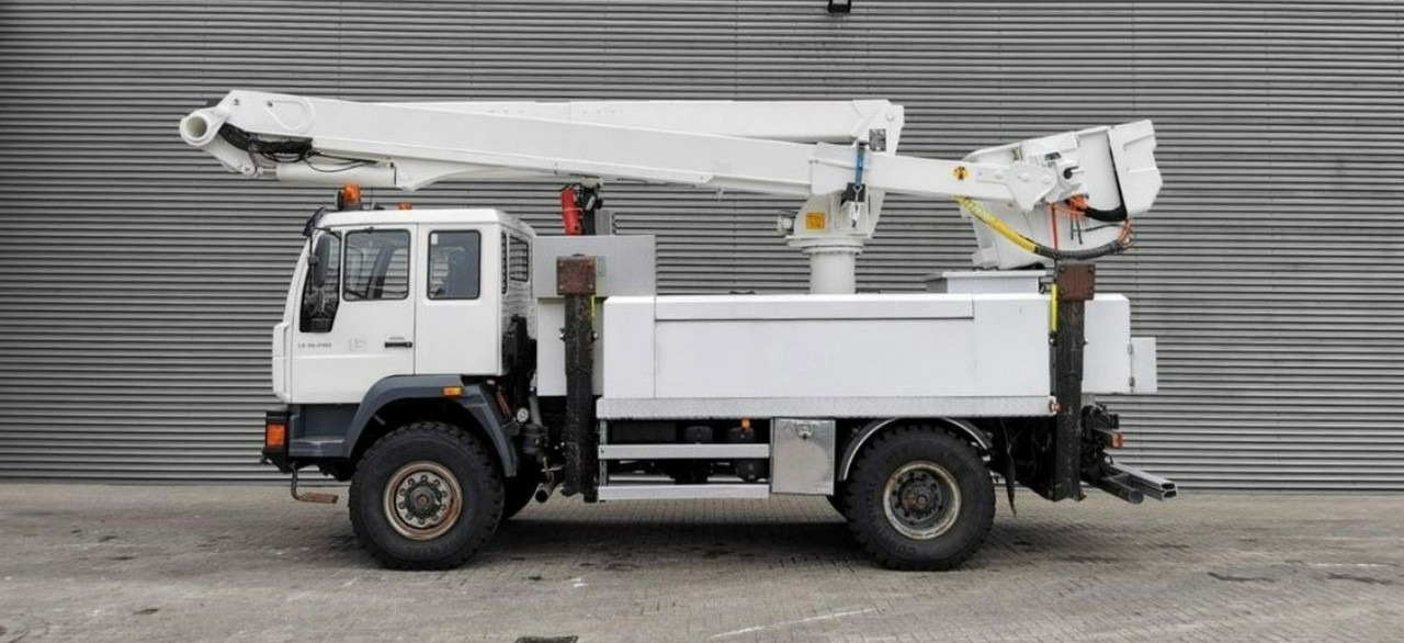 MAN LE 18.280 4x4 Zwyżka Altec TA60 Podnośnik Koszowy - منصة تلسكوبية محمولة على شاحنة: صورة 2 MAN LE 18.280 4x4 Zwyżka Altec TA60 Podnośnik Koszowy - منصة تلسكوبية محمولة على شاحنة: صورة 2