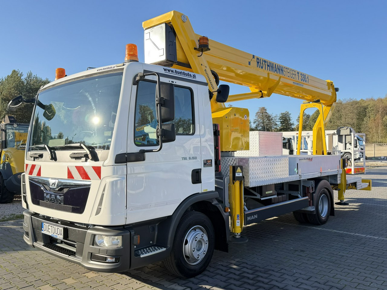 MAN TGL 7.150 Zwyżka Ruthmann T330 33-Metry w bok 21m Mały przebieg - منصة تلسكوبية محمولة على شاحنة: صورة 4 MAN TGL 7.150 Zwyżka Ruthmann T330 33-Metry w bok 21m Mały przebieg - منصة تلسكوبية محمولة على شاحنة: صورة 4