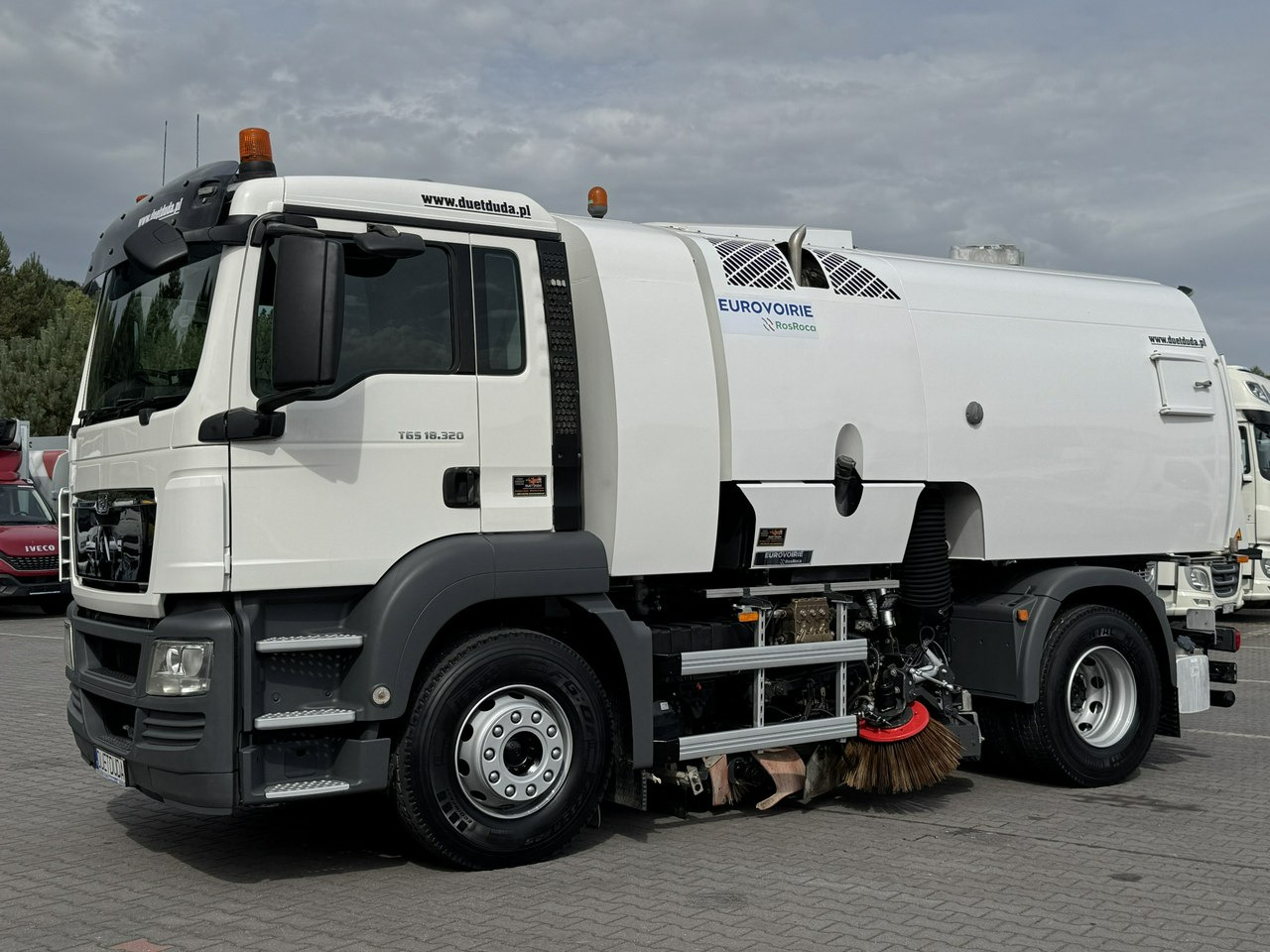 MAN TGS 18.320 E5 BUCHER OPTIFANT 8000 Zamiatarka Uliczna - سياره كنس شوارع: صورة 1 MAN TGS 18.320 E5 BUCHER OPTIFANT 8000 Zamiatarka Uliczna - سياره كنس شوارع: صورة 1