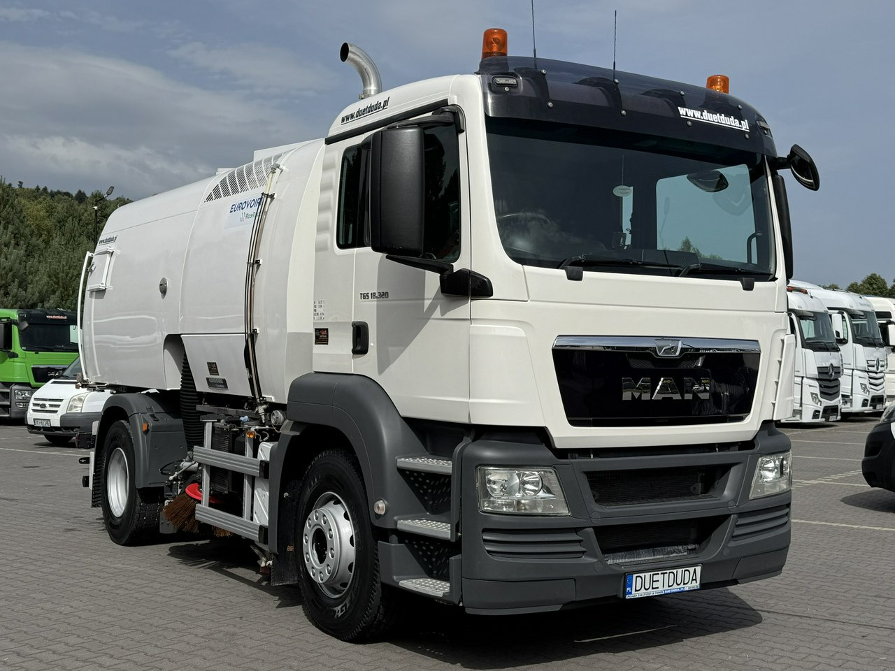 MAN TGS 18.320 E5 BUCHER OPTIFANT 8000 Zamiatarka Uliczna - سياره كنس شوارع: صورة 5 MAN TGS 18.320 E5 BUCHER OPTIFANT 8000 Zamiatarka Uliczna - سياره كنس شوارع: صورة 5