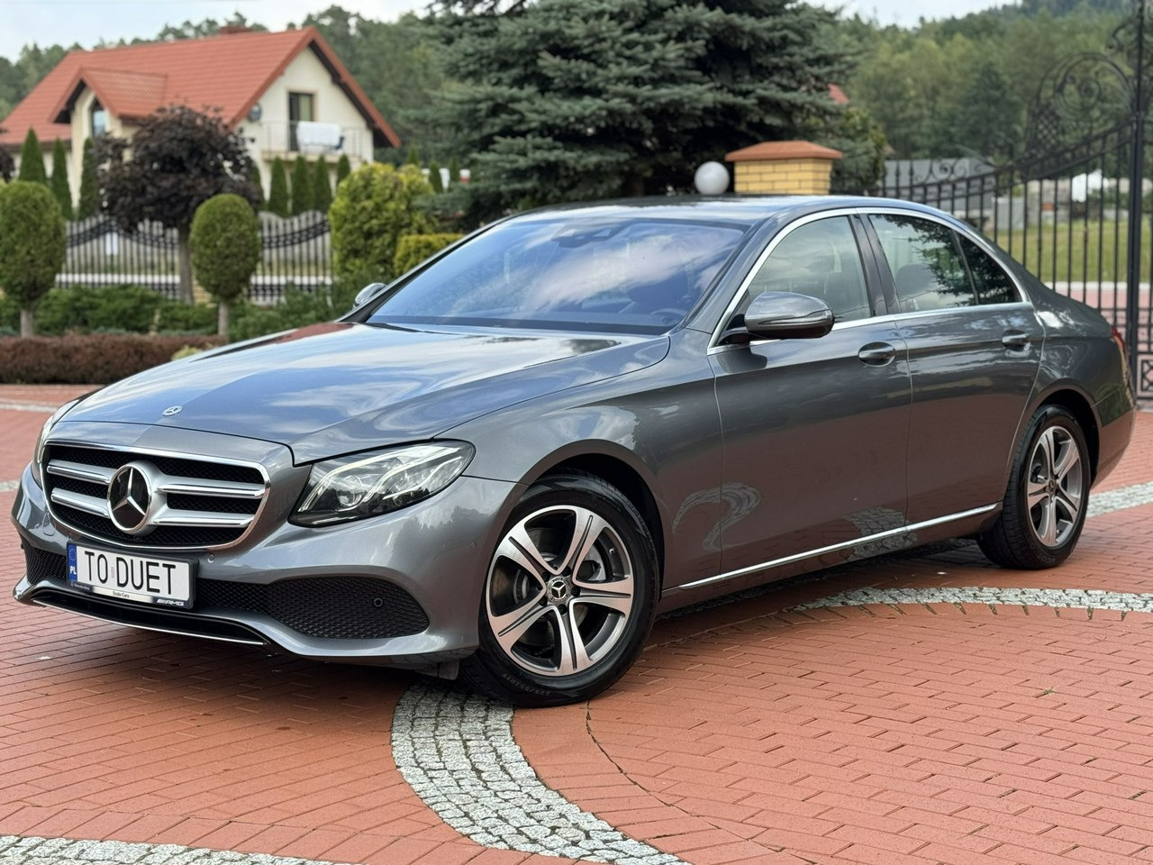 Mercedes E 220 - سيدان: صورة 5 Mercedes E 220 - سيدان: صورة 5