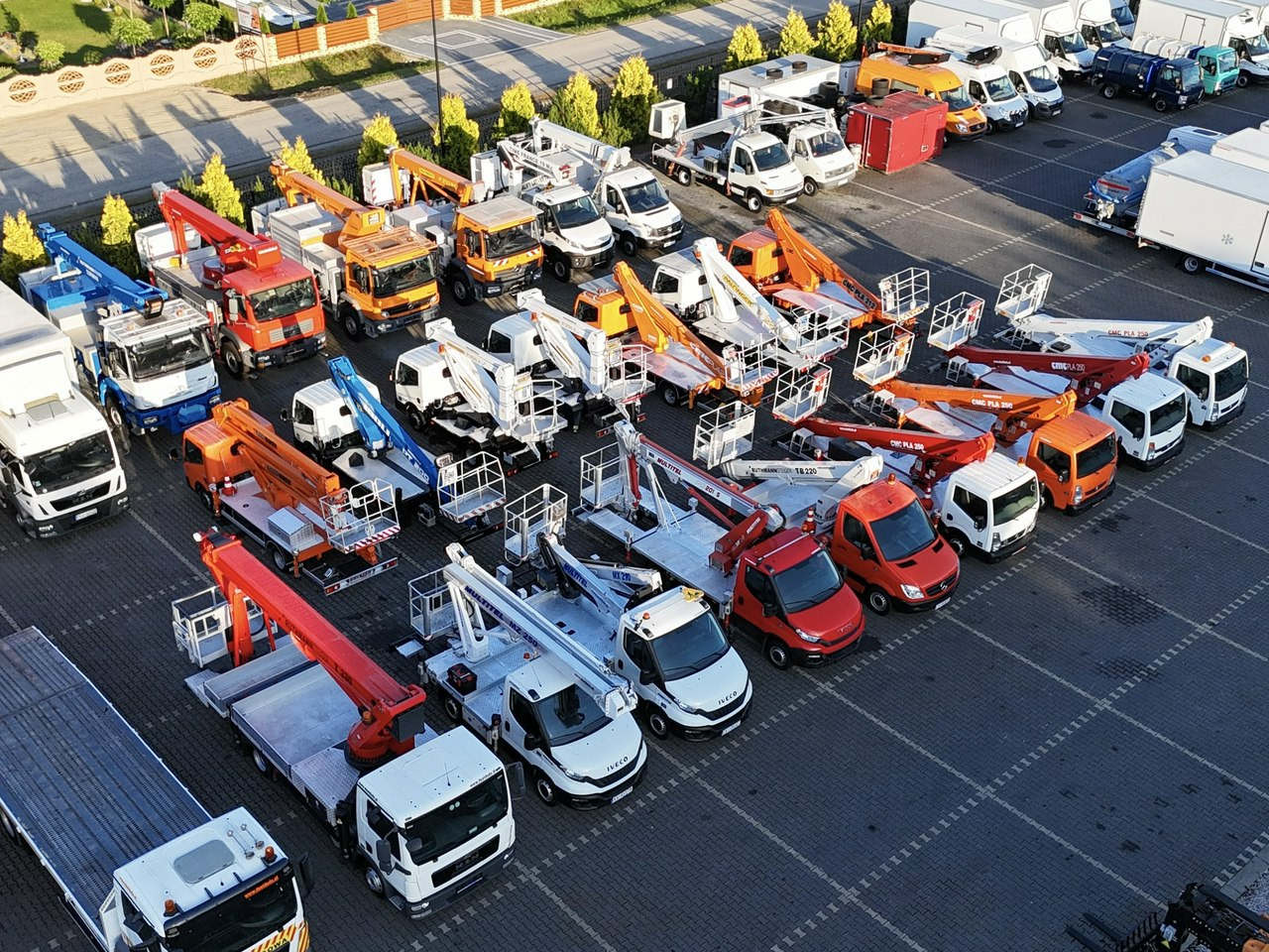 Mercedes Sprinter Zwyżka Podnośnik Koszowy VERSALIFT VTX-240 UDT - منصة تلسكوبية محمولة على شاحنة: صورة 2 Mercedes Sprinter Zwyżka Podnośnik Koszowy VERSALIFT VTX-240 UDT - منصة تلسكوبية محمولة على شاحنة: صورة 2