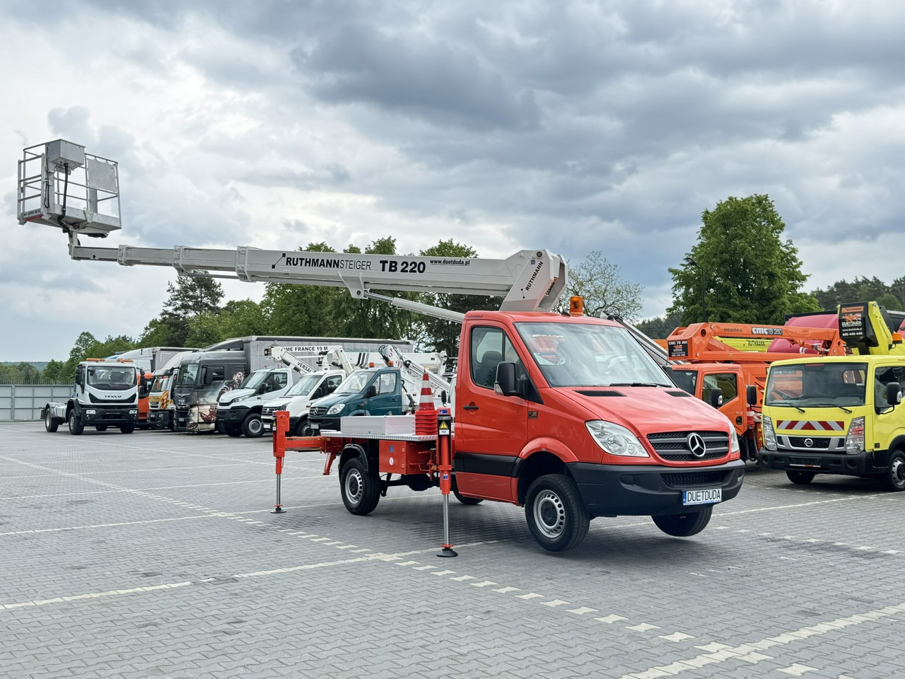 Mercedes Sprinter - منصة تلسكوبية محمولة على شاحنة: صورة 5 Mercedes Sprinter - منصة تلسكوبية محمولة على شاحنة: صورة 5