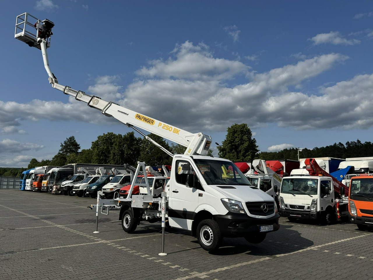 Mercedes Sprinter - منصة تلسكوبية محمولة على شاحنة: صورة 3 Mercedes Sprinter - منصة تلسكوبية محمولة على شاحنة: صورة 3