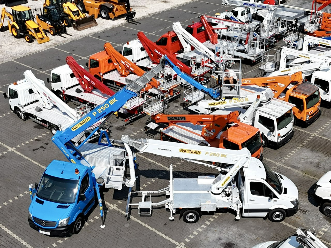 Mercedes Sprinter - منصة تلسكوبية محمولة على شاحنة: صورة 4 Mercedes Sprinter - منصة تلسكوبية محمولة على شاحنة: صورة 4