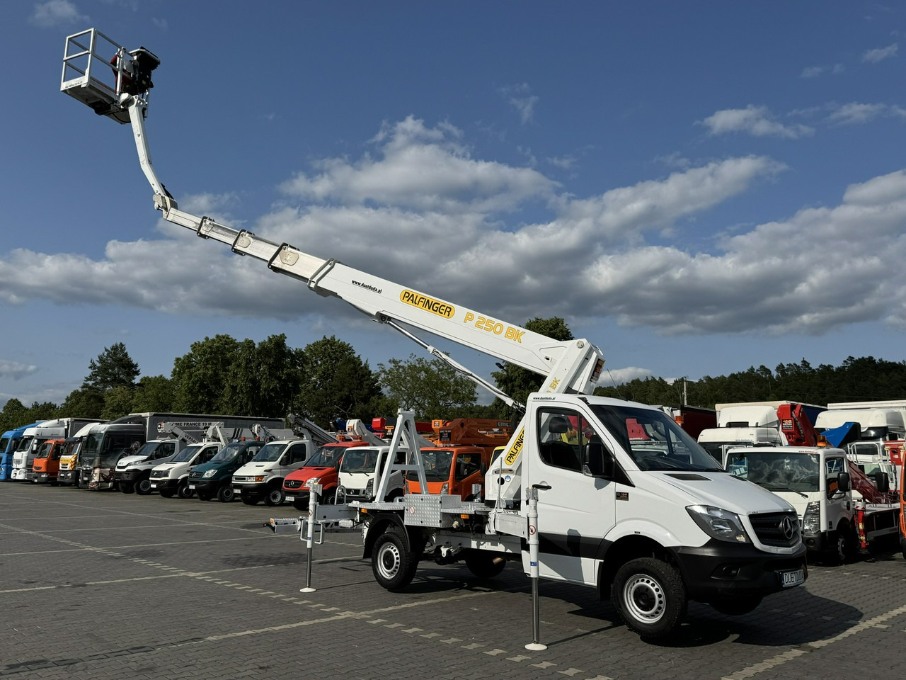 Mercedes Sprinter - منصة تلسكوبية محمولة على شاحنة: صورة 1 Mercedes Sprinter - منصة تلسكوبية محمولة على شاحنة: صورة 1