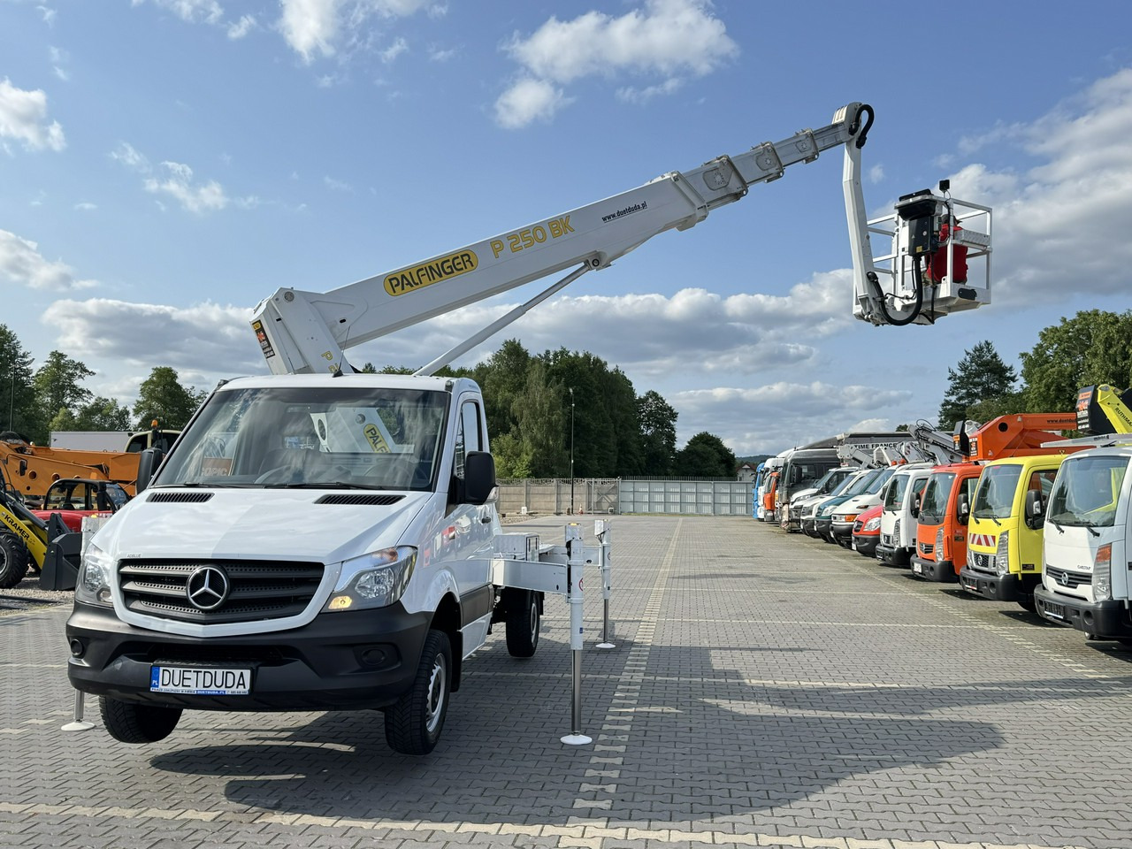 Mercedes Sprinter - منصة تلسكوبية محمولة على شاحنة: صورة 4 Mercedes Sprinter - منصة تلسكوبية محمولة على شاحنة: صورة 4