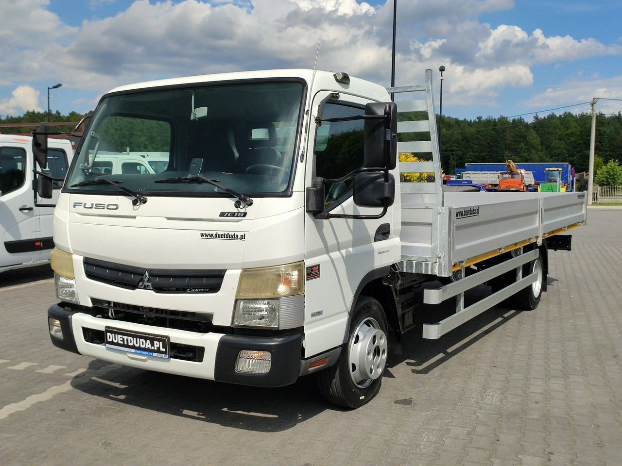Mitsubishi Canter 7C18 3.0/150 KM Skrzyniowy Automat Klima - شاحنات مسطحة: صورة 3 Mitsubishi Canter 7C18 3.0/150 KM Skrzyniowy Automat Klima - شاحنات مسطحة: صورة 3