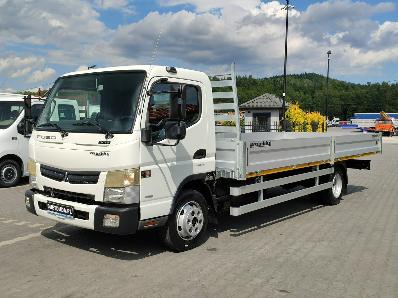 Mitsubishi Canter 7C18 3.0/150 KM Skrzyniowy Automat Klima - شاحنات مسطحة: صورة 5 Mitsubishi Canter 7C18 3.0/150 KM Skrzyniowy Automat Klima - شاحنات مسطحة: صورة 5