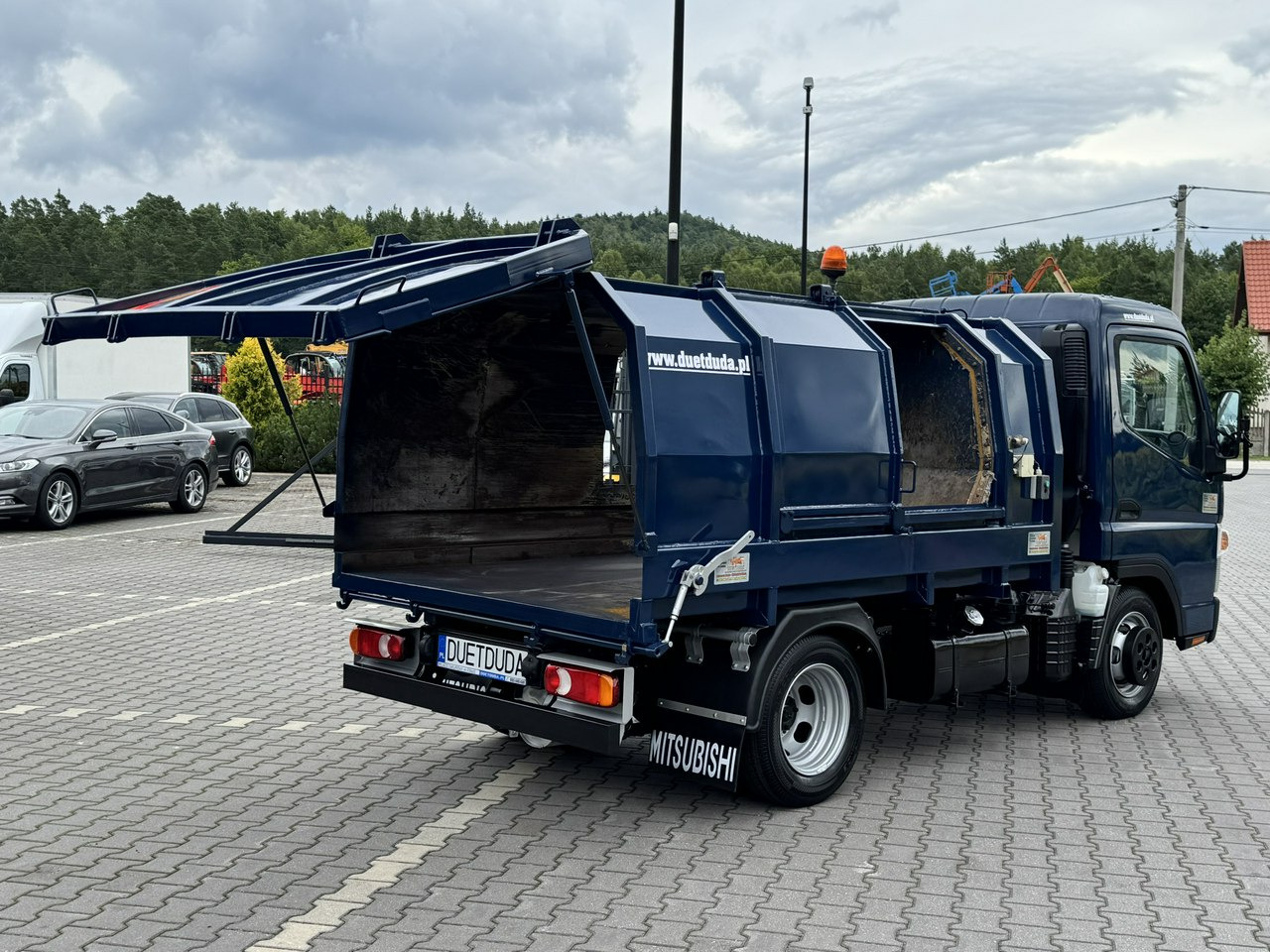 Mitsubishi Canter - شاحنة النفايات: صورة 3 Mitsubishi Canter - شاحنة النفايات: صورة 3