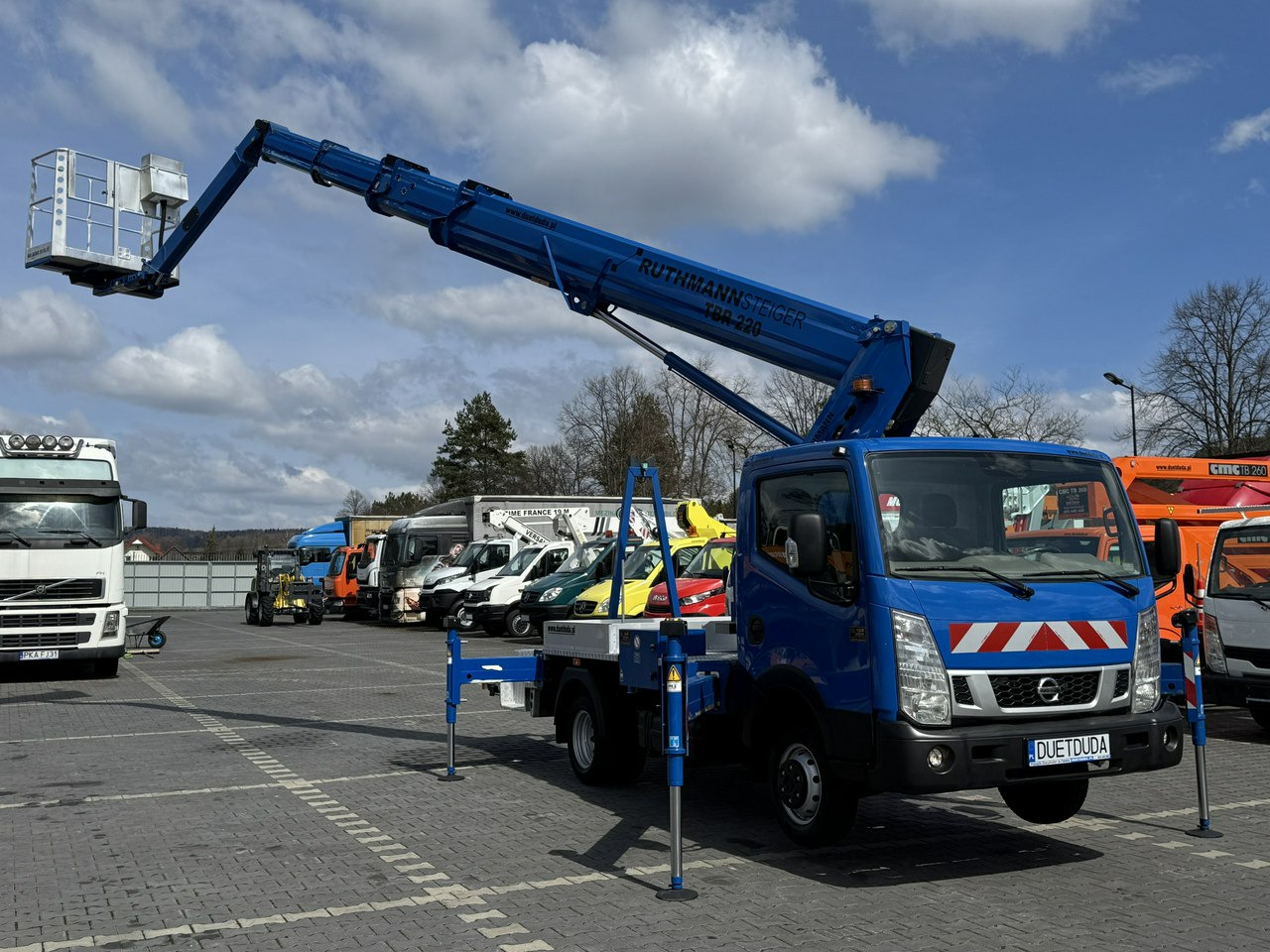 Nissan Cabstar - منصة تلسكوبية محمولة على شاحنة: صورة 4 Nissan Cabstar - منصة تلسكوبية محمولة على شاحنة: صورة 4