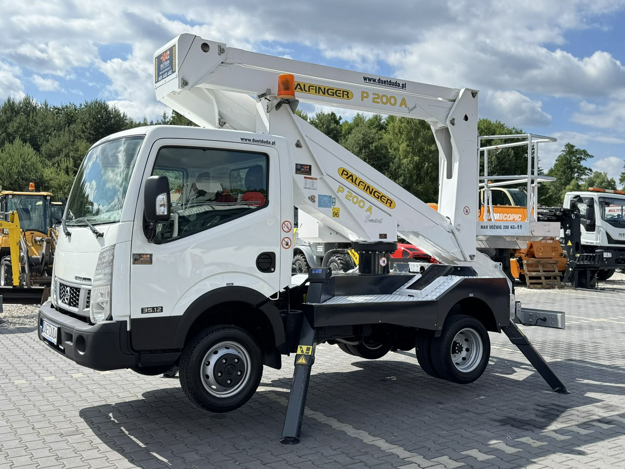 Nissan Cabstar - منصة تلسكوبية محمولة على شاحنة: صورة 3 Nissan Cabstar - منصة تلسكوبية محمولة على شاحنة: صورة 3