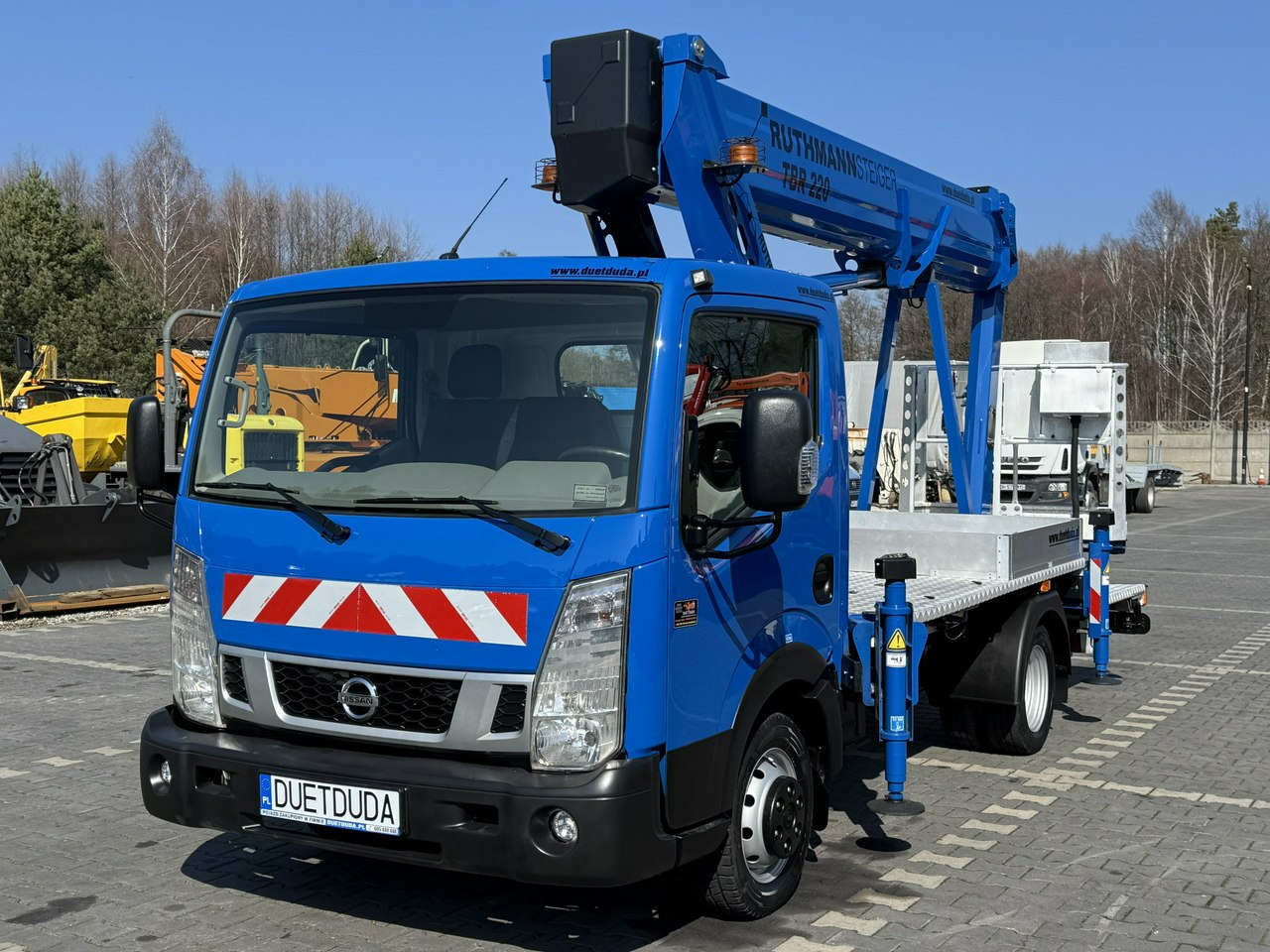 Nissan Cabstar - منصة تلسكوبية محمولة على شاحنة: صورة 3 Nissan Cabstar - منصة تلسكوبية محمولة على شاحنة: صورة 3