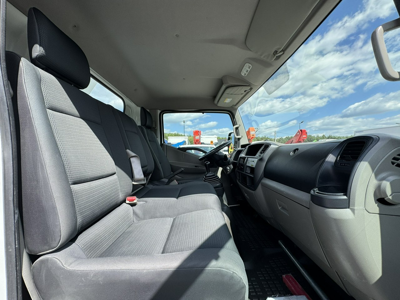 Nissan Cabstar Nissan Cabstar: صورة 28