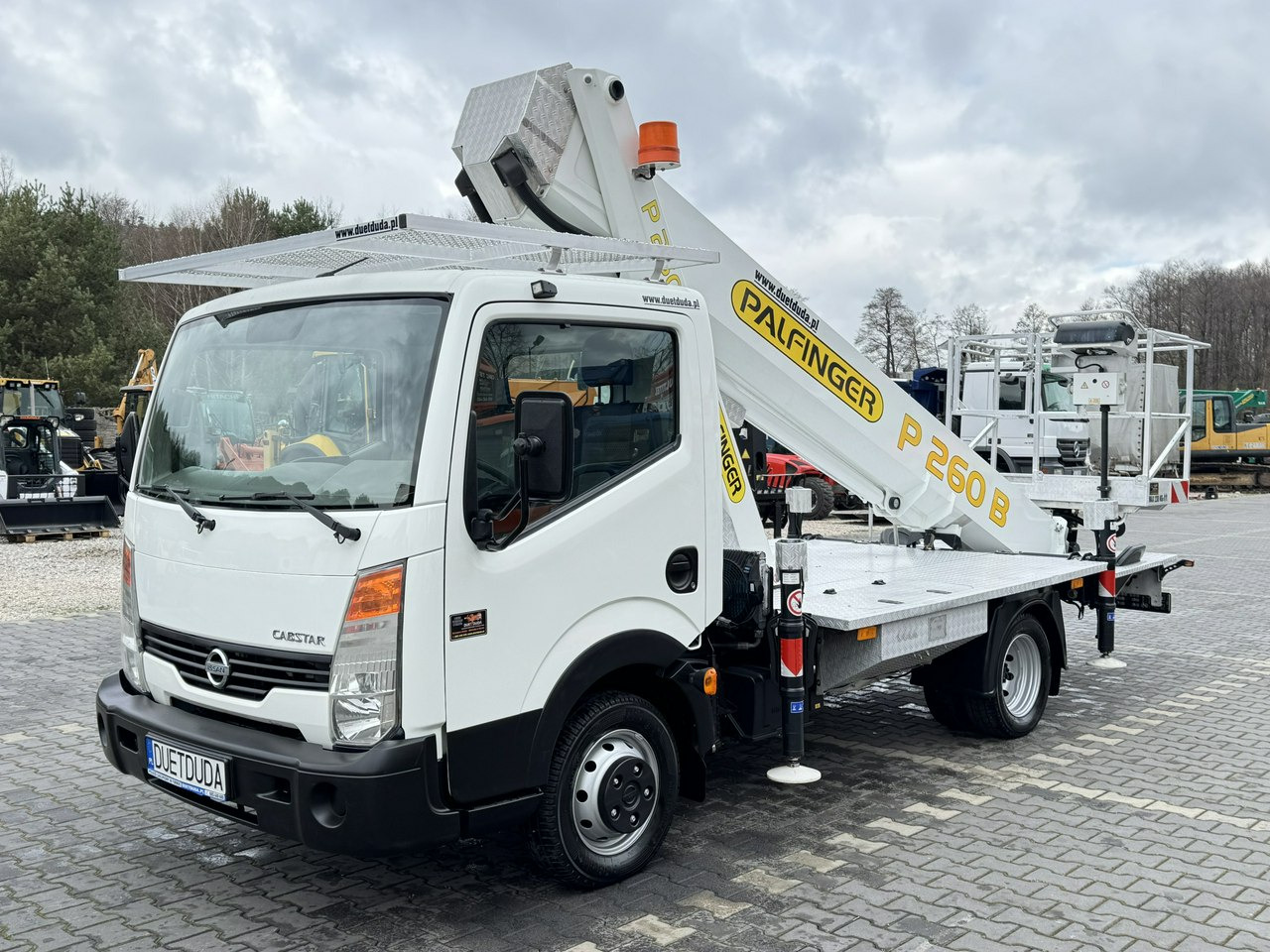 Nissan Cabstar - منصة تلسكوبية محمولة على شاحنة: صورة 4 Nissan Cabstar - منصة تلسكوبية محمولة على شاحنة: صورة 4